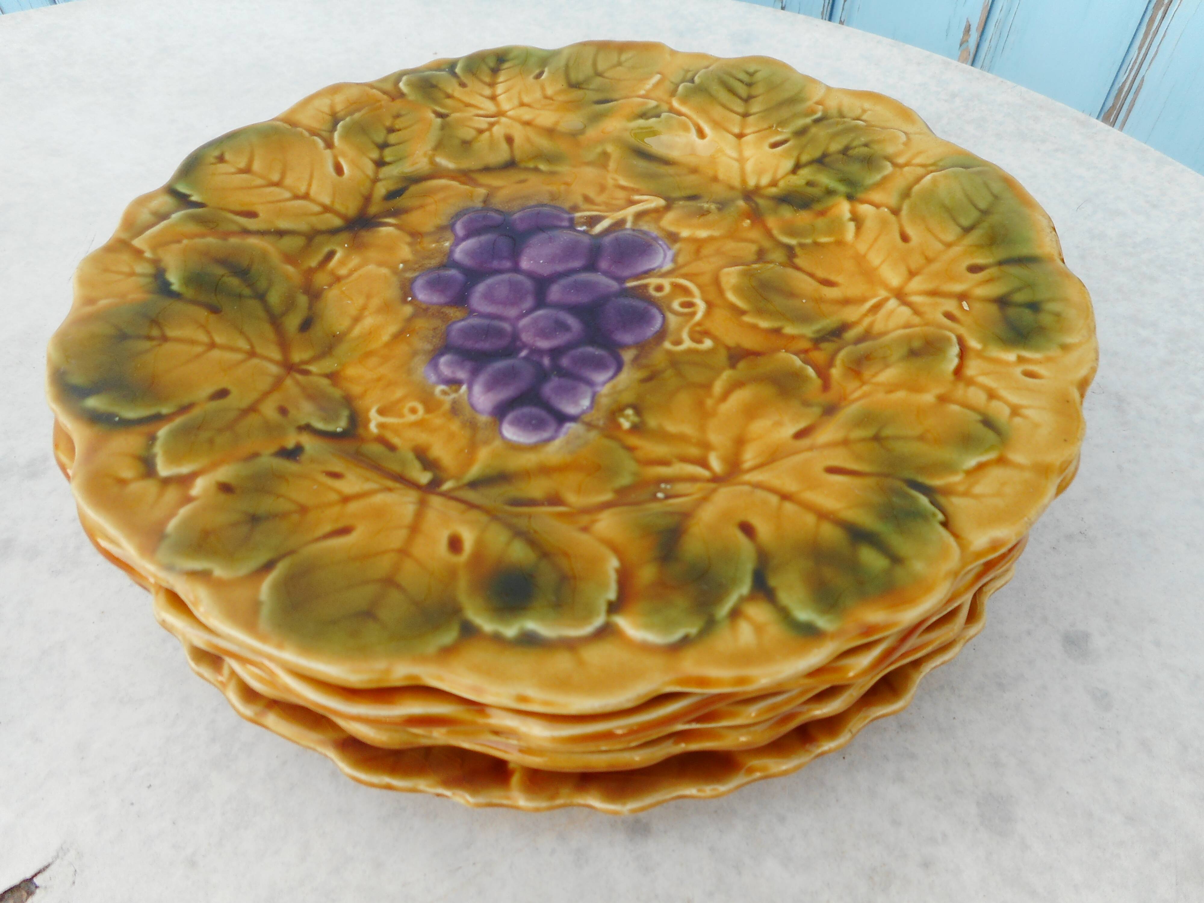 Five plates dessert in dabbling