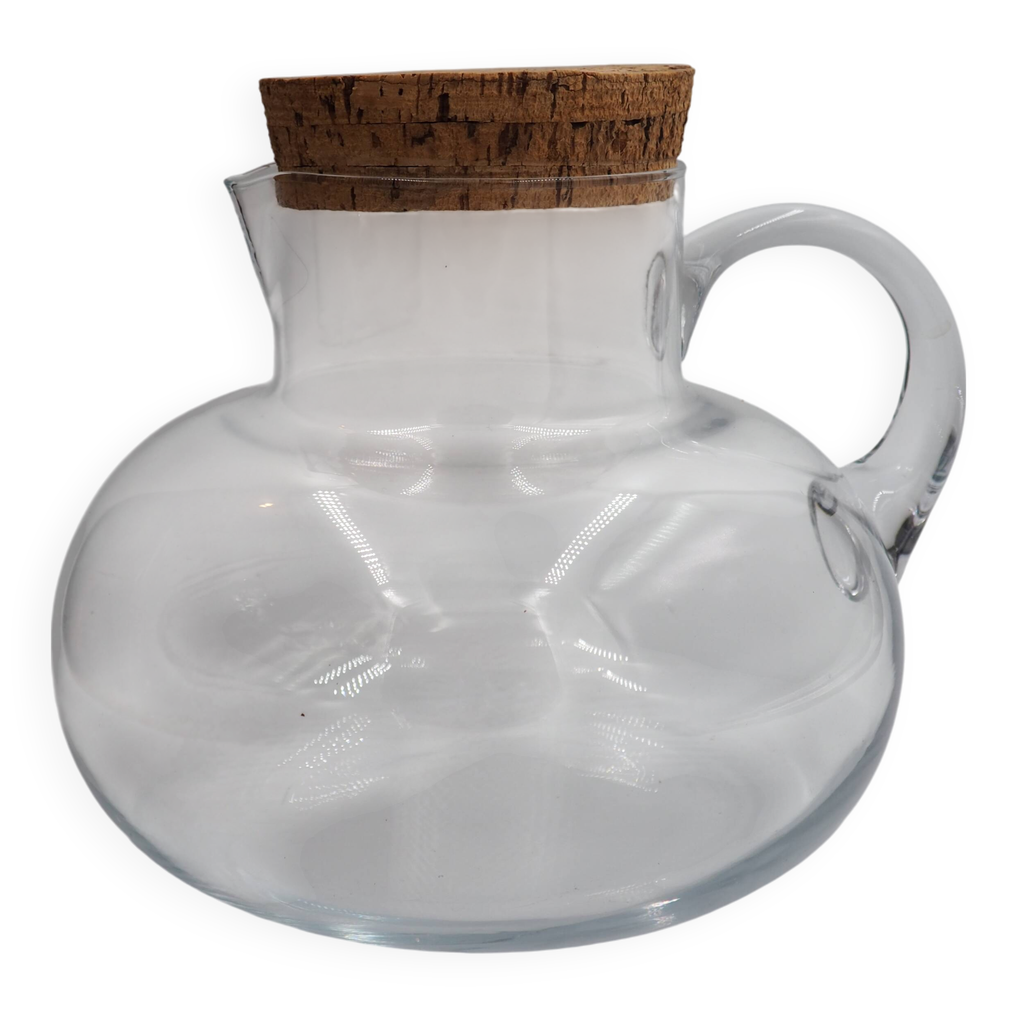 Round glass carafe with cork stopper