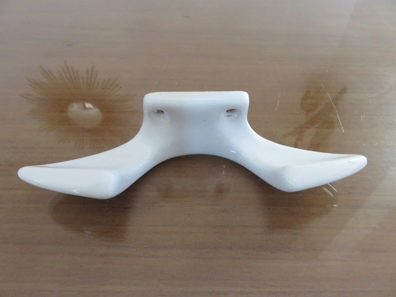 Double hook in white porcelain Art Deco style