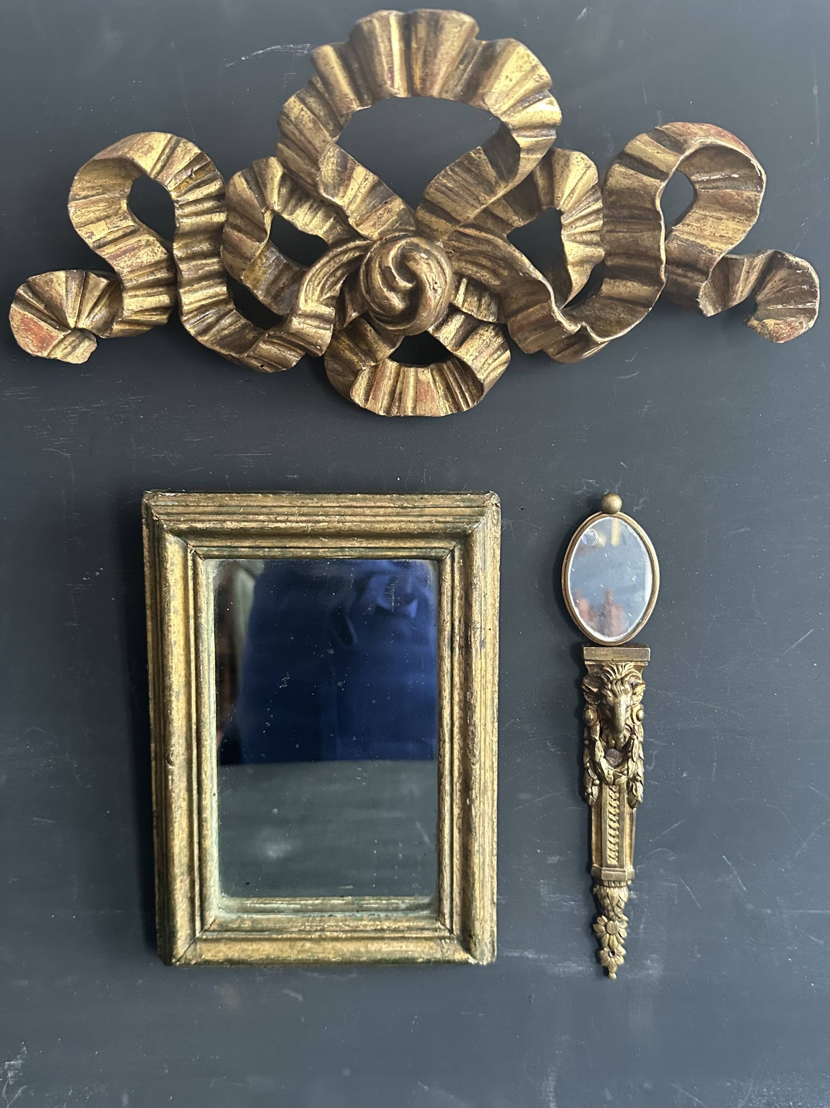 Ancient carved wooden fronton, Louis XVI bow, 19th century.