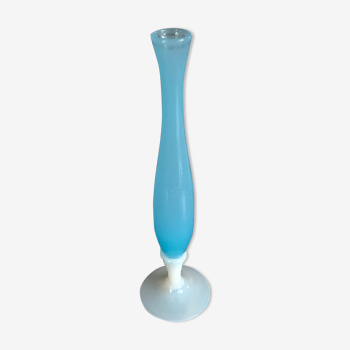 Vase soliflore en opaline couleur bleu turquoise et pied blanc 24 cm