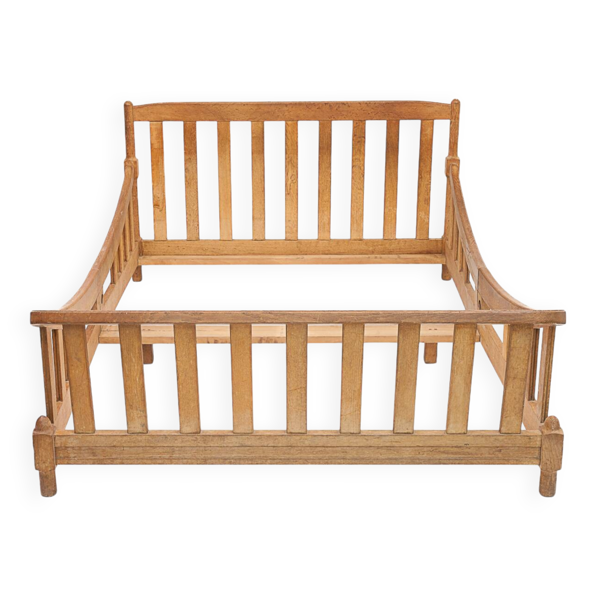 Boat bed by Guillerme and Chambron