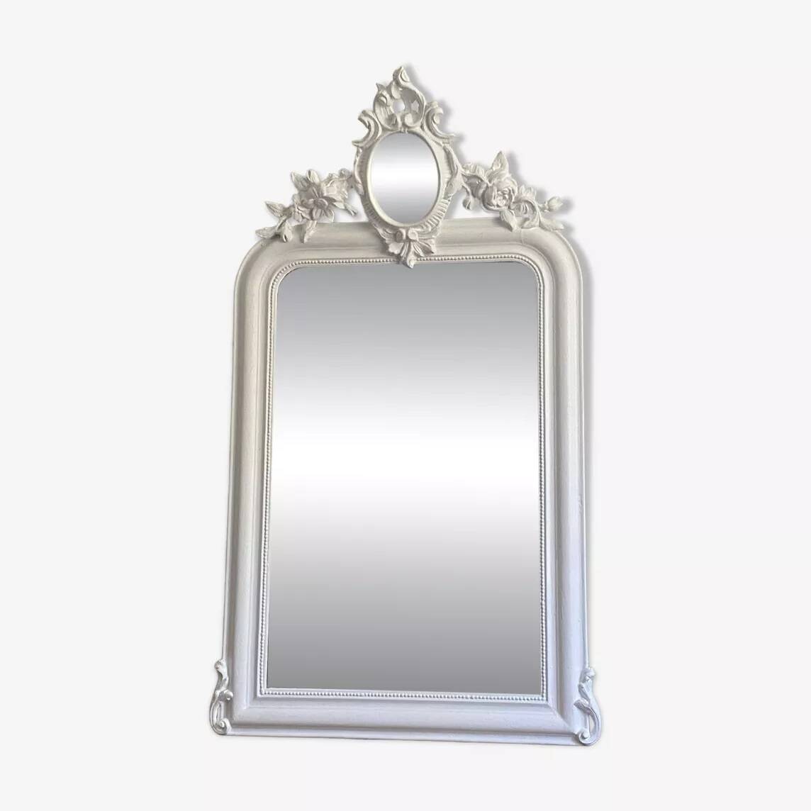 Miroir fin 19ème avec  fronton décoré. 112x66.