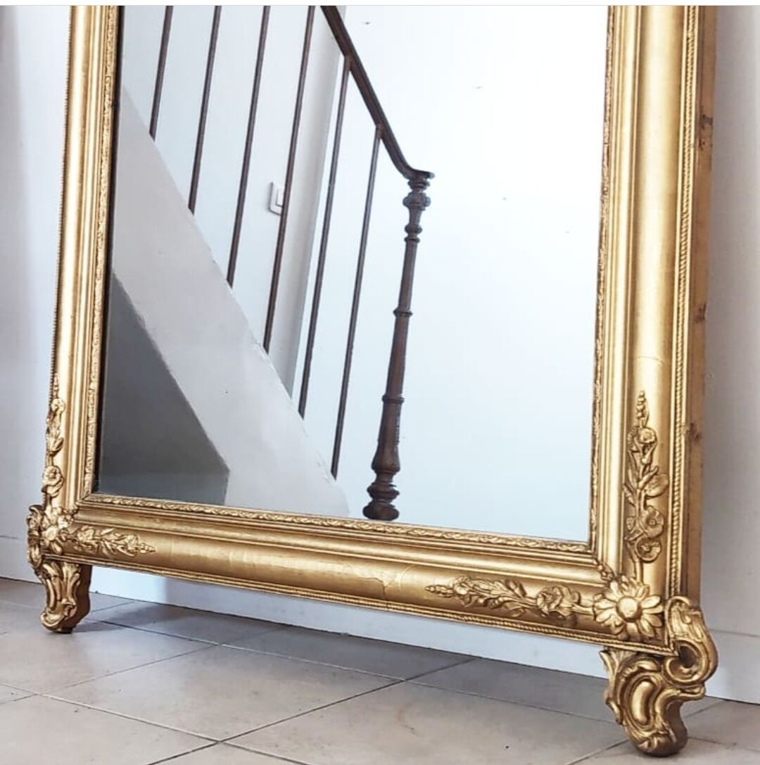 Mirror on feet