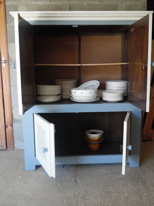 Storage cabinet