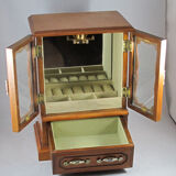 Wooden jewellery box