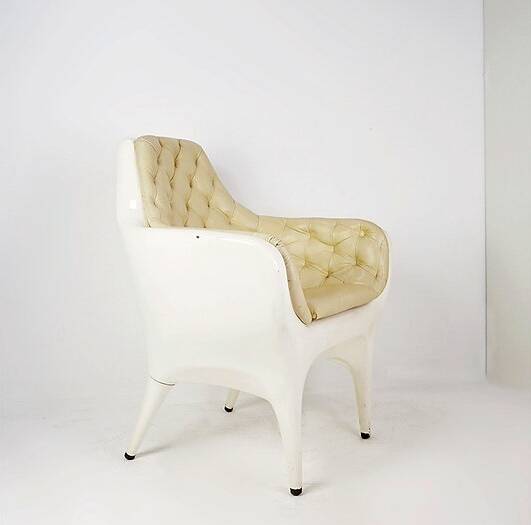 Showtime armchair by Jaime Hayon for BD Barcelona Design