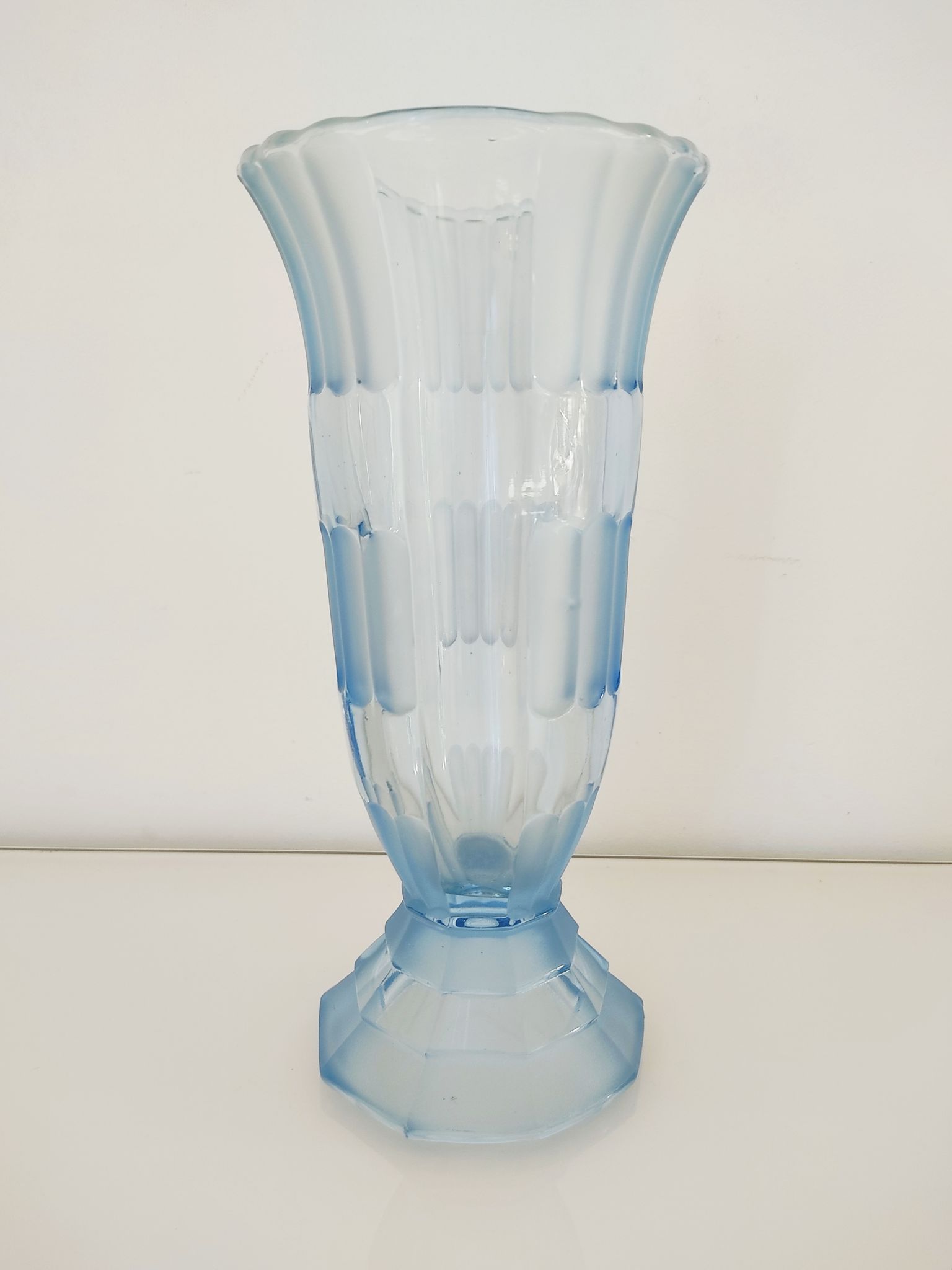 Vase art déco verre bleuté