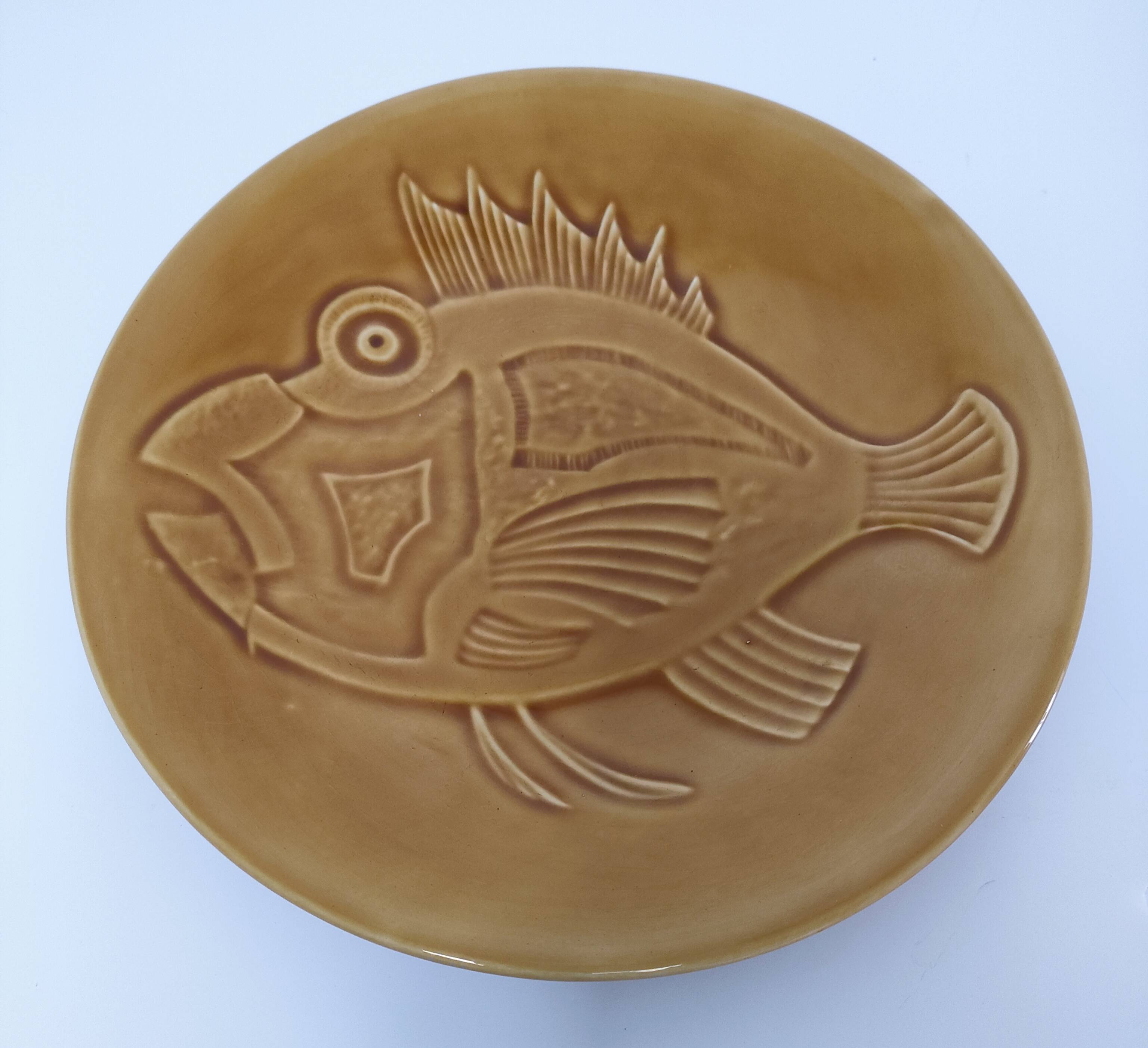 10 assiettes décor poisson par Robert Picault pour Longchamp