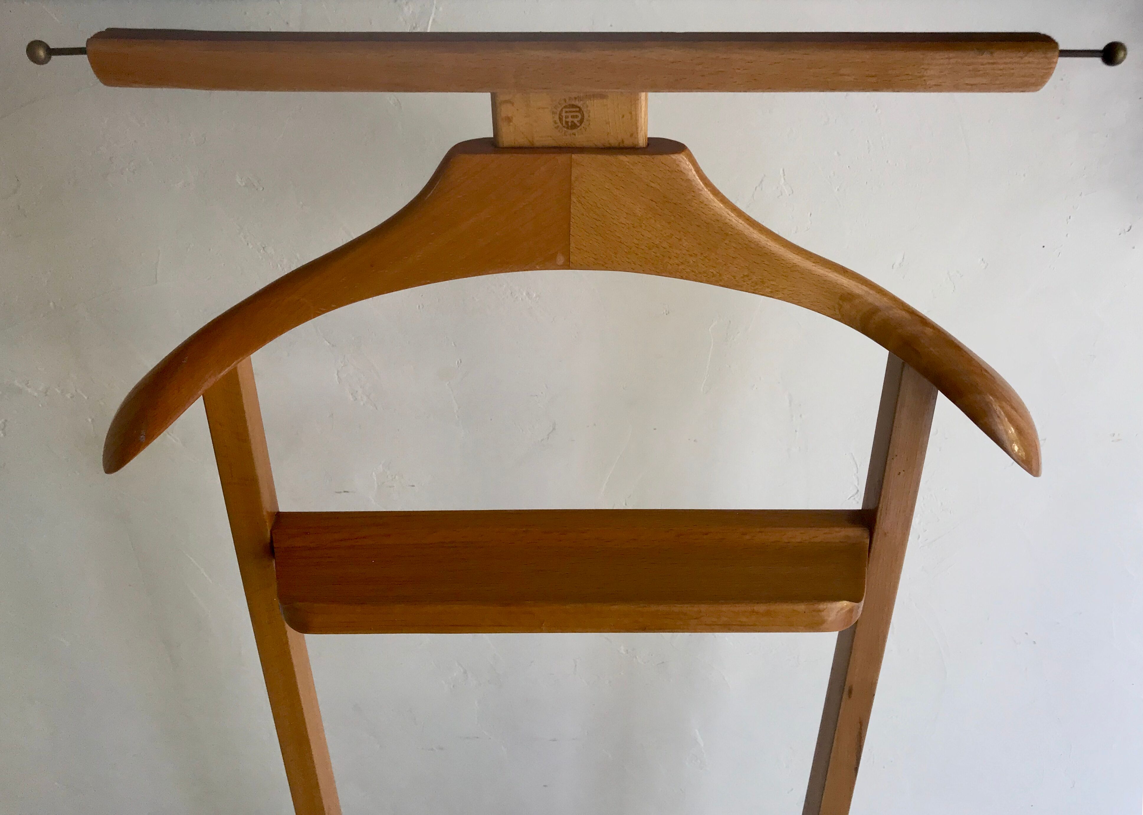 Fratelli Reguitti valet stand