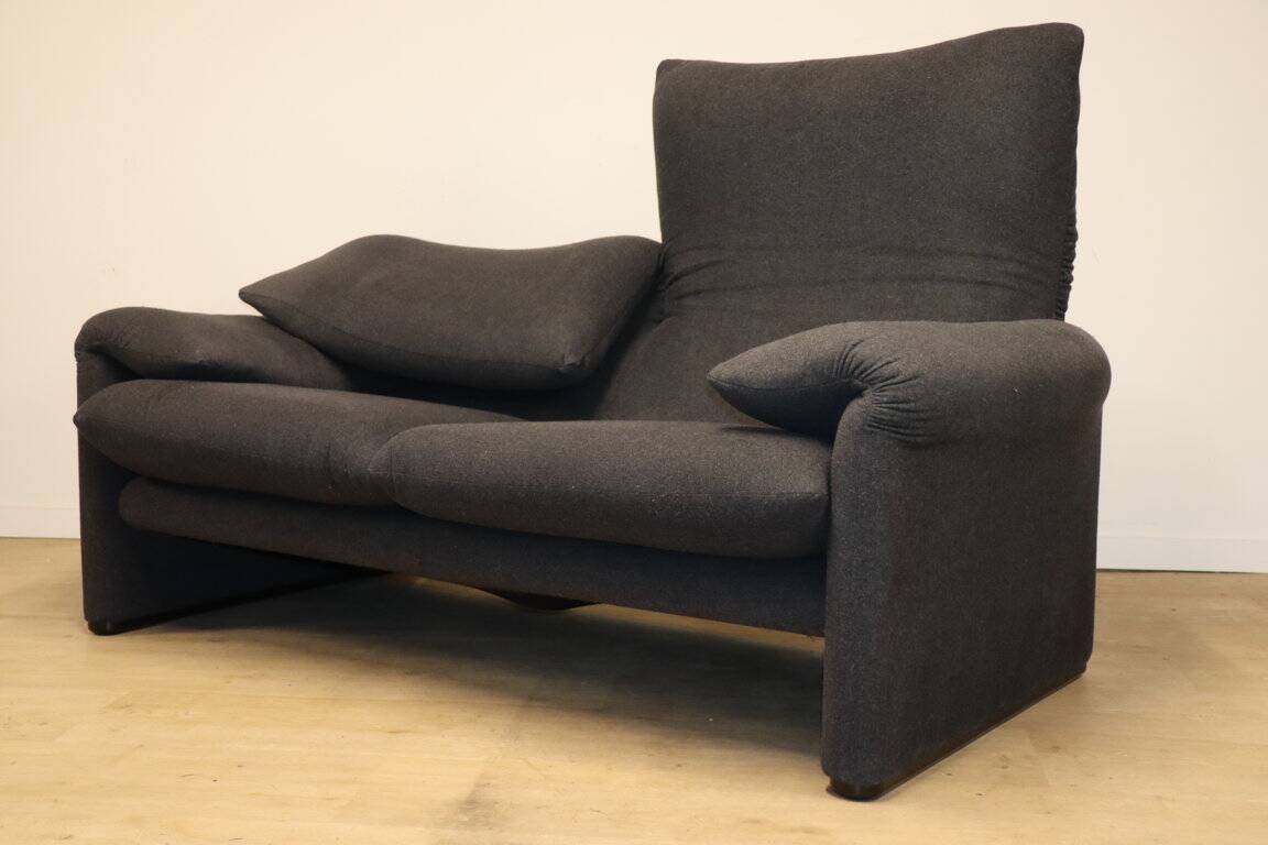 “Maralunga” sofa by Vico Magistretti for Cassina in tweed