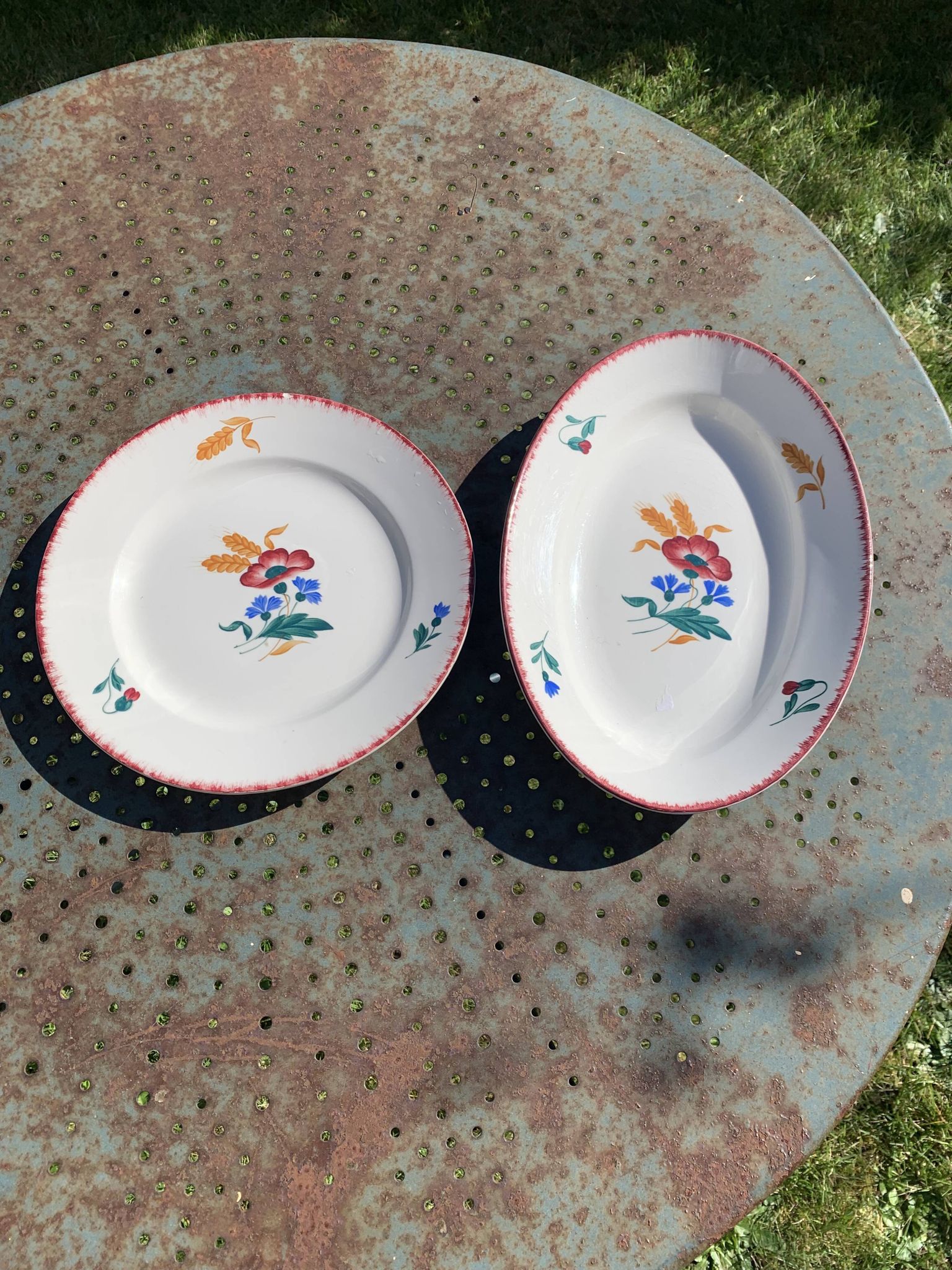 Set of two dishes, one with cakes and a hand-painted serving dish mill of wolves hamage Ceres