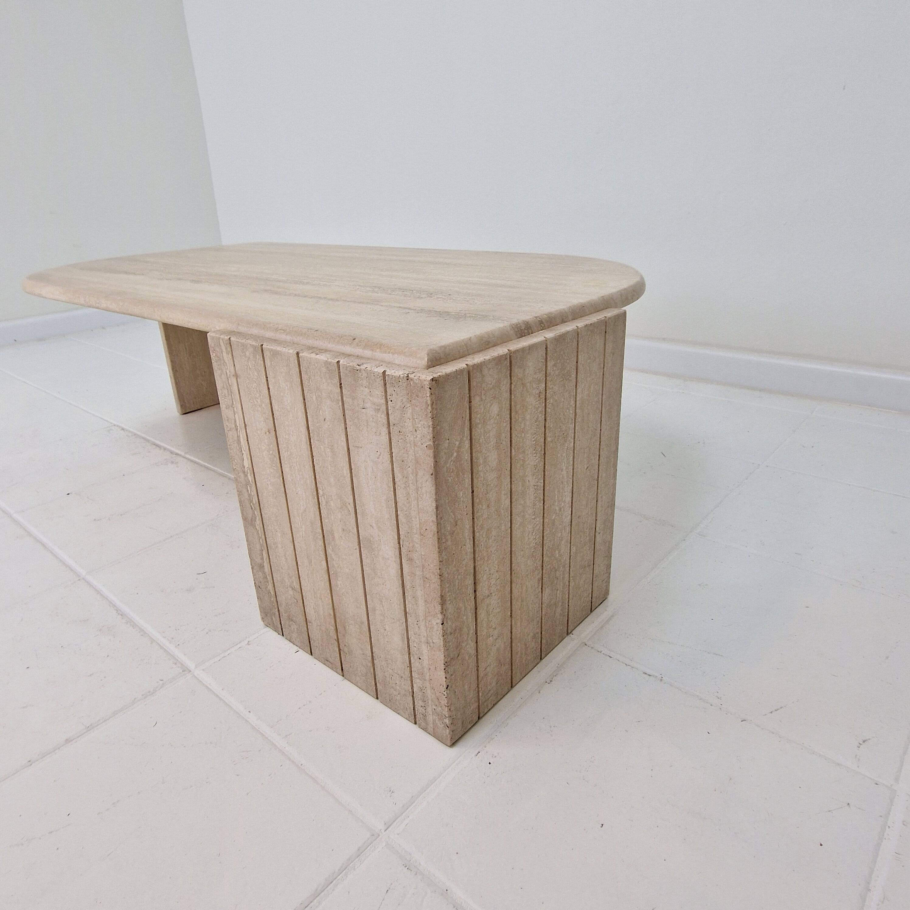 Table basse italienne en travertin, années 1980