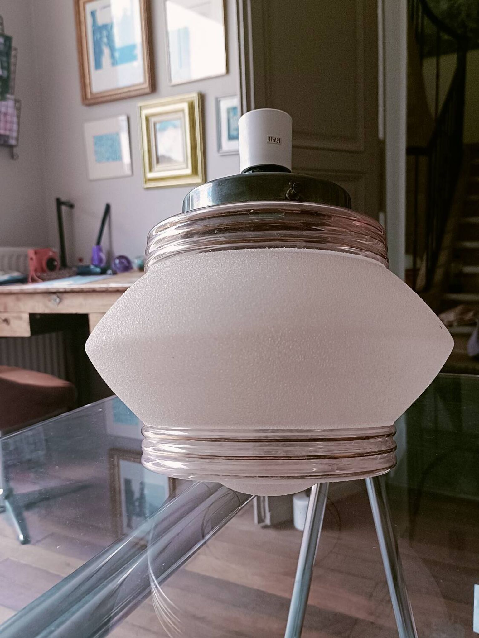 Lustre, plafonnier en verre givré