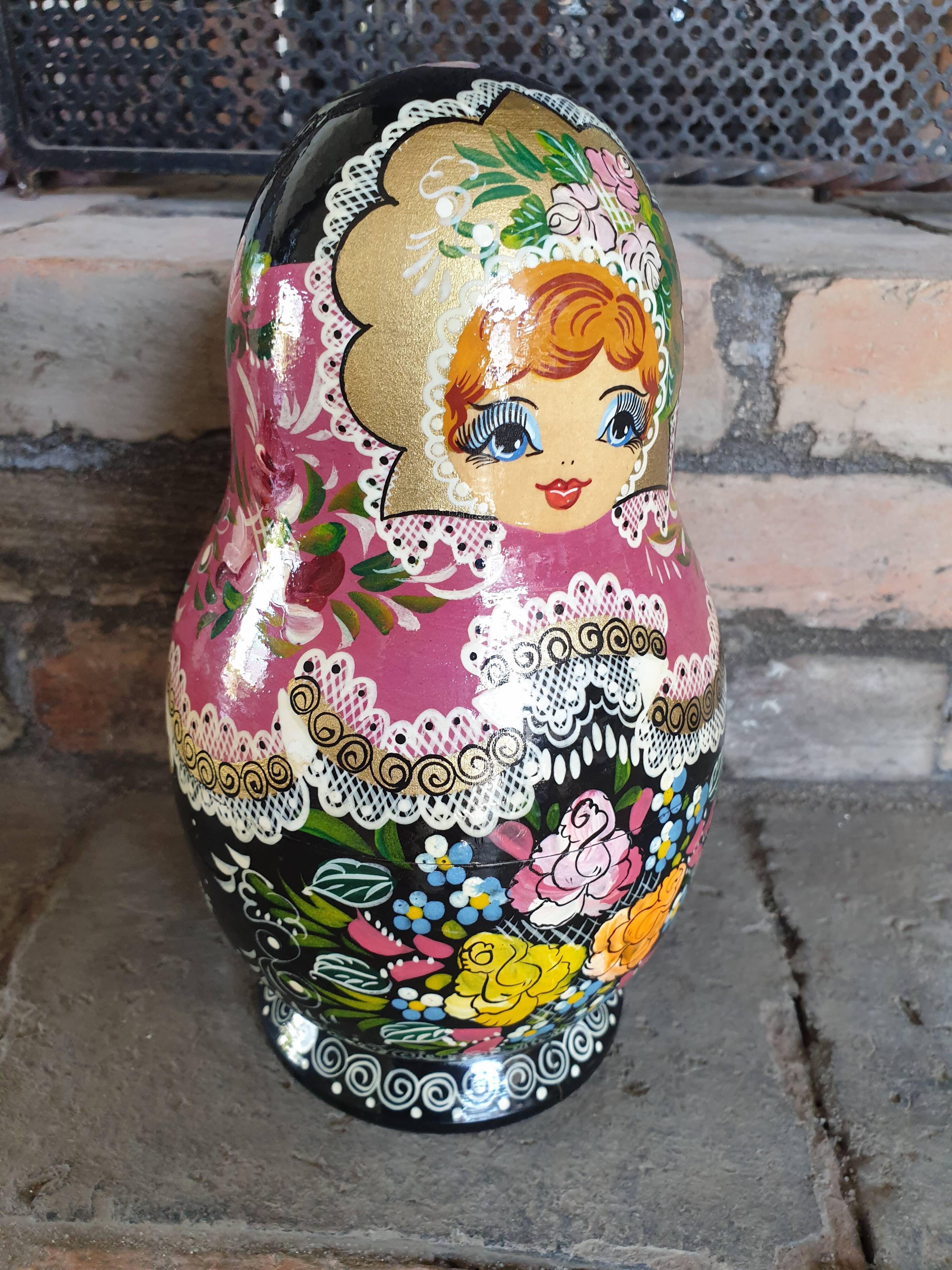 Russian doll comprising 10 matriochkas