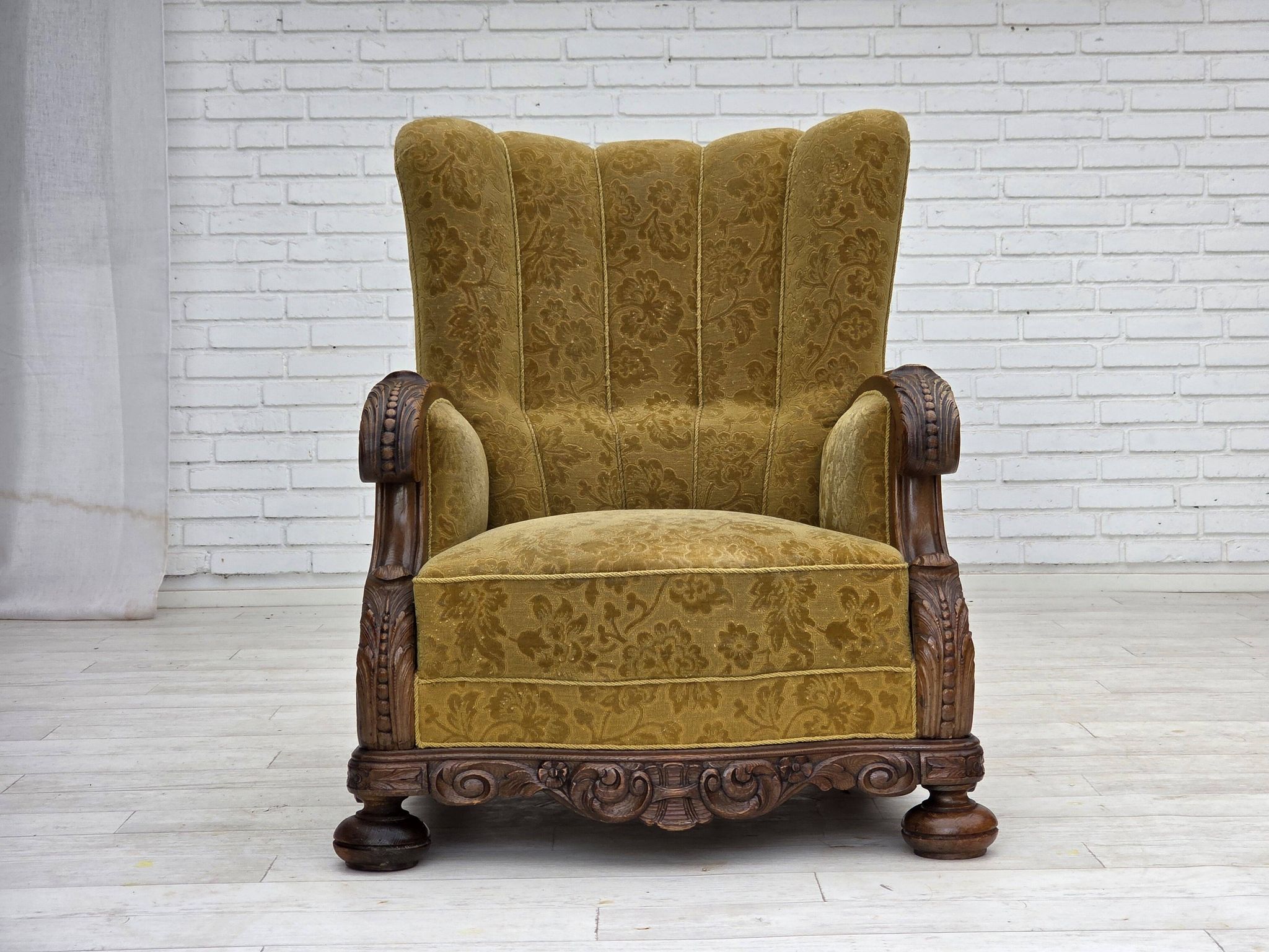 Fauteuil danois à dossier haut, années 1960, laine d'ameublement, bois de chêne massif.
