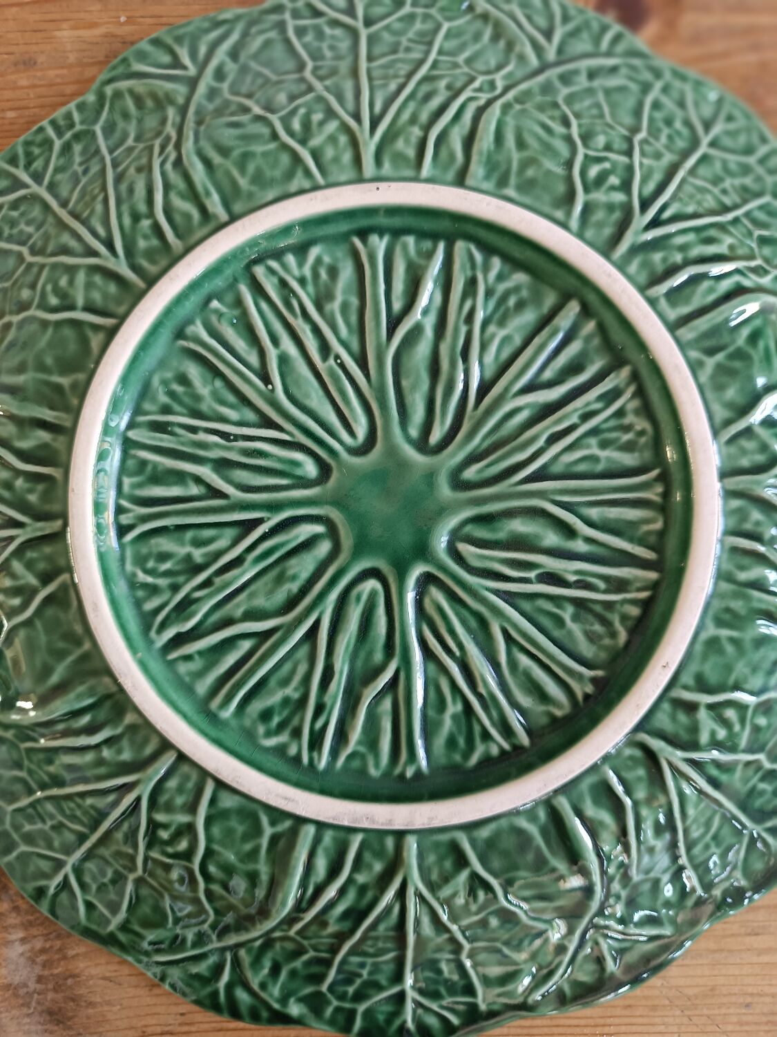 Duo of plates in slip