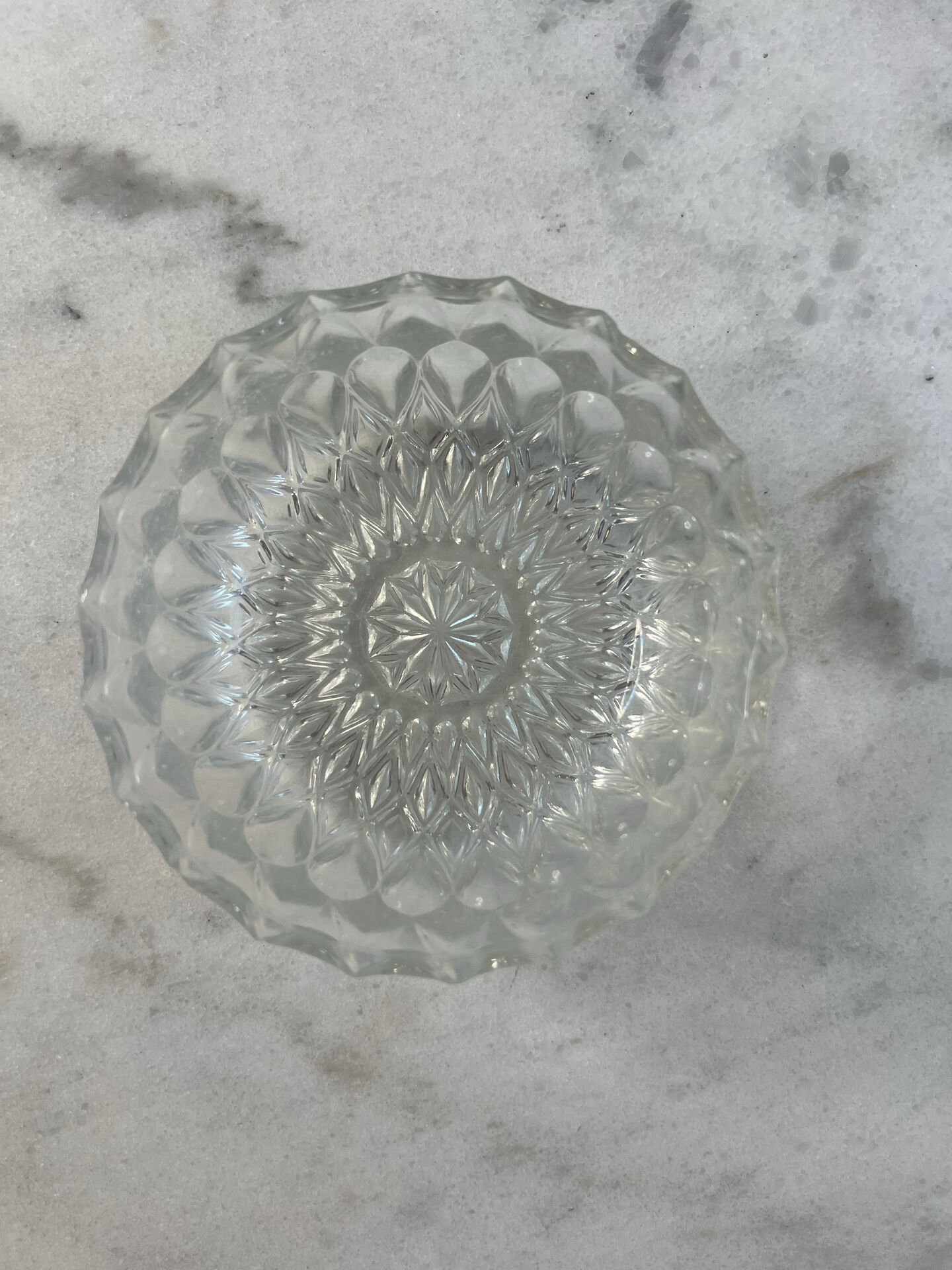 Coupelle en verre taillé 11cm