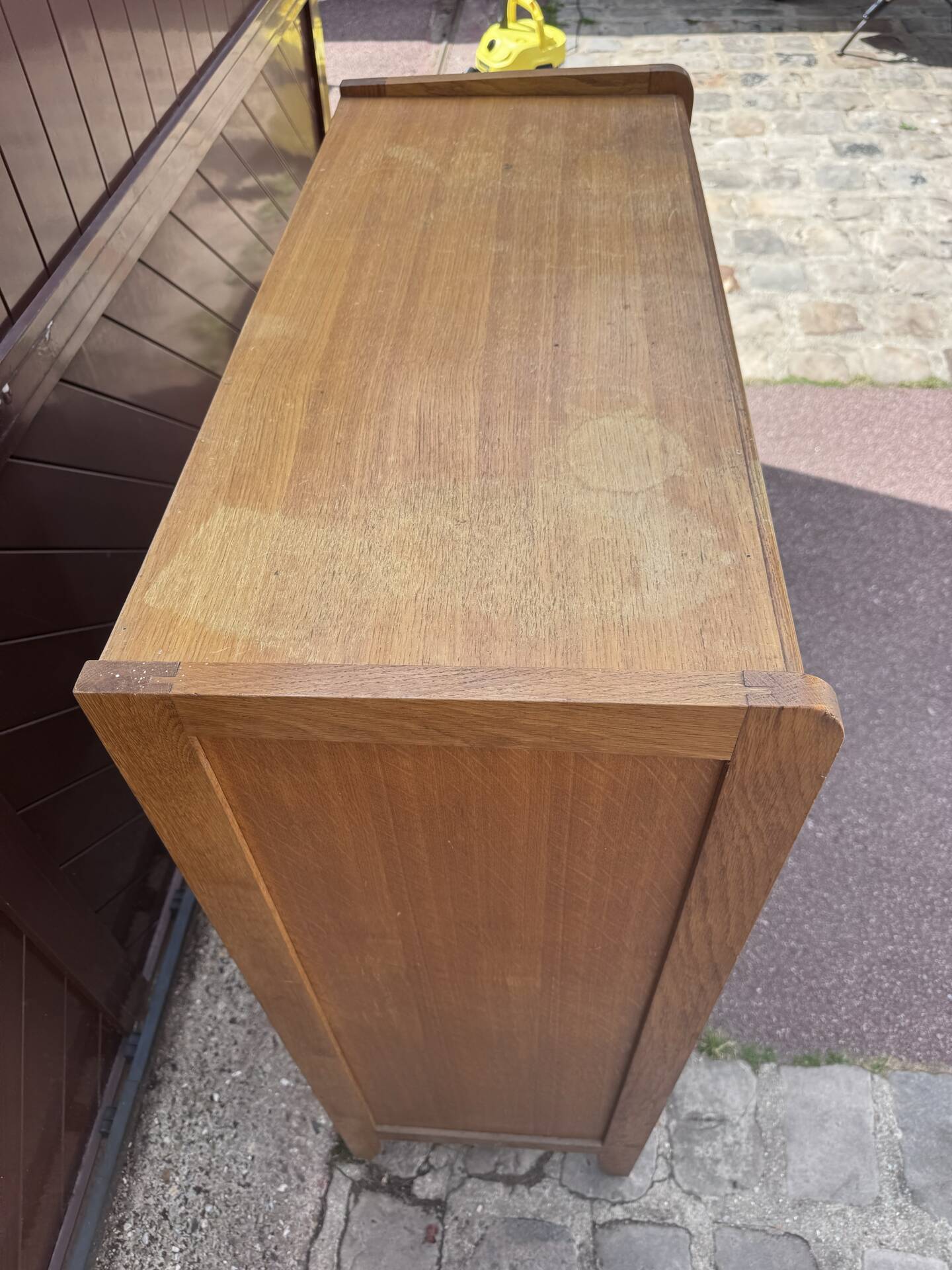 Glass cabinet