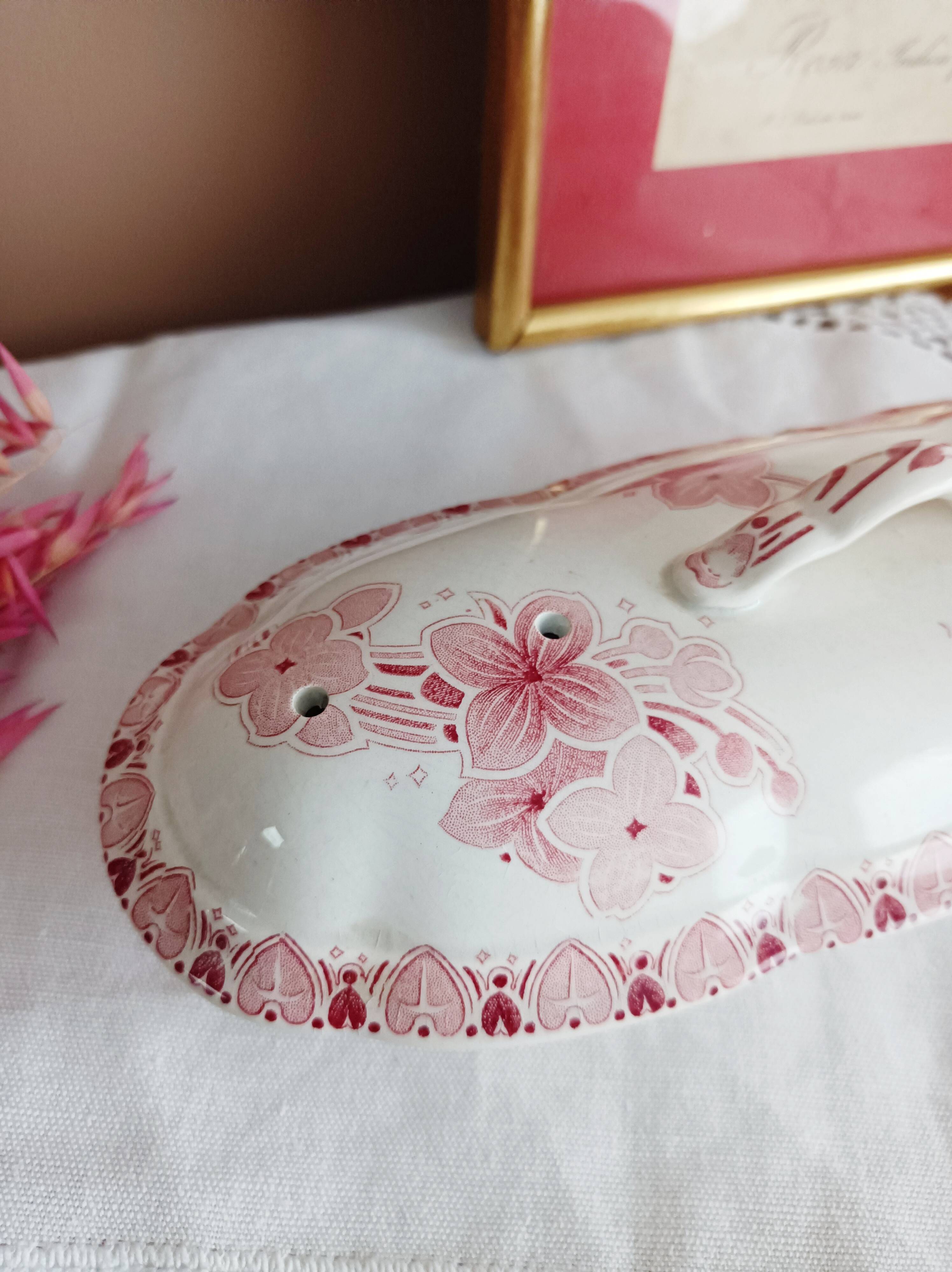 Soap dish, comb holder, ironstone, BFK, Lilac