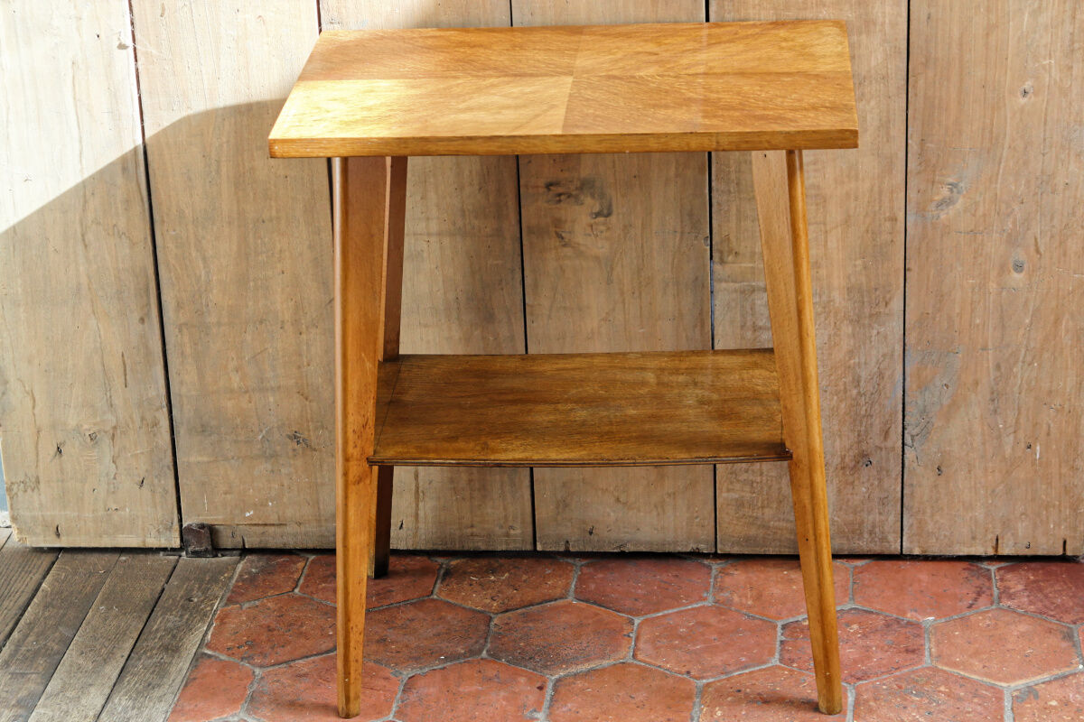 Desserte scandinave en bois pieds compas