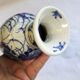 Vase chinois ancien céramique décor de fleurs blanc bleu