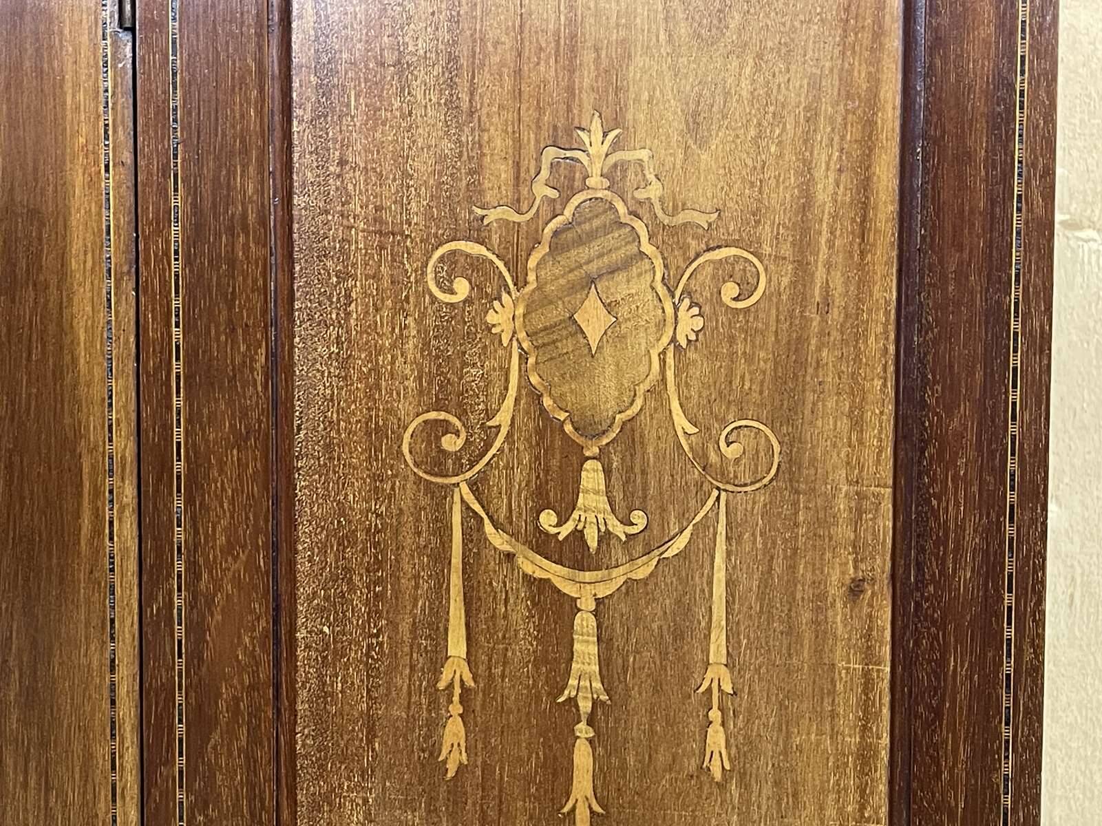 Early 20th century English wardrobe in mahogany