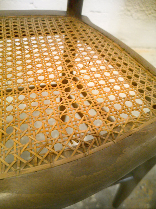 Chaise de bistrot cannée