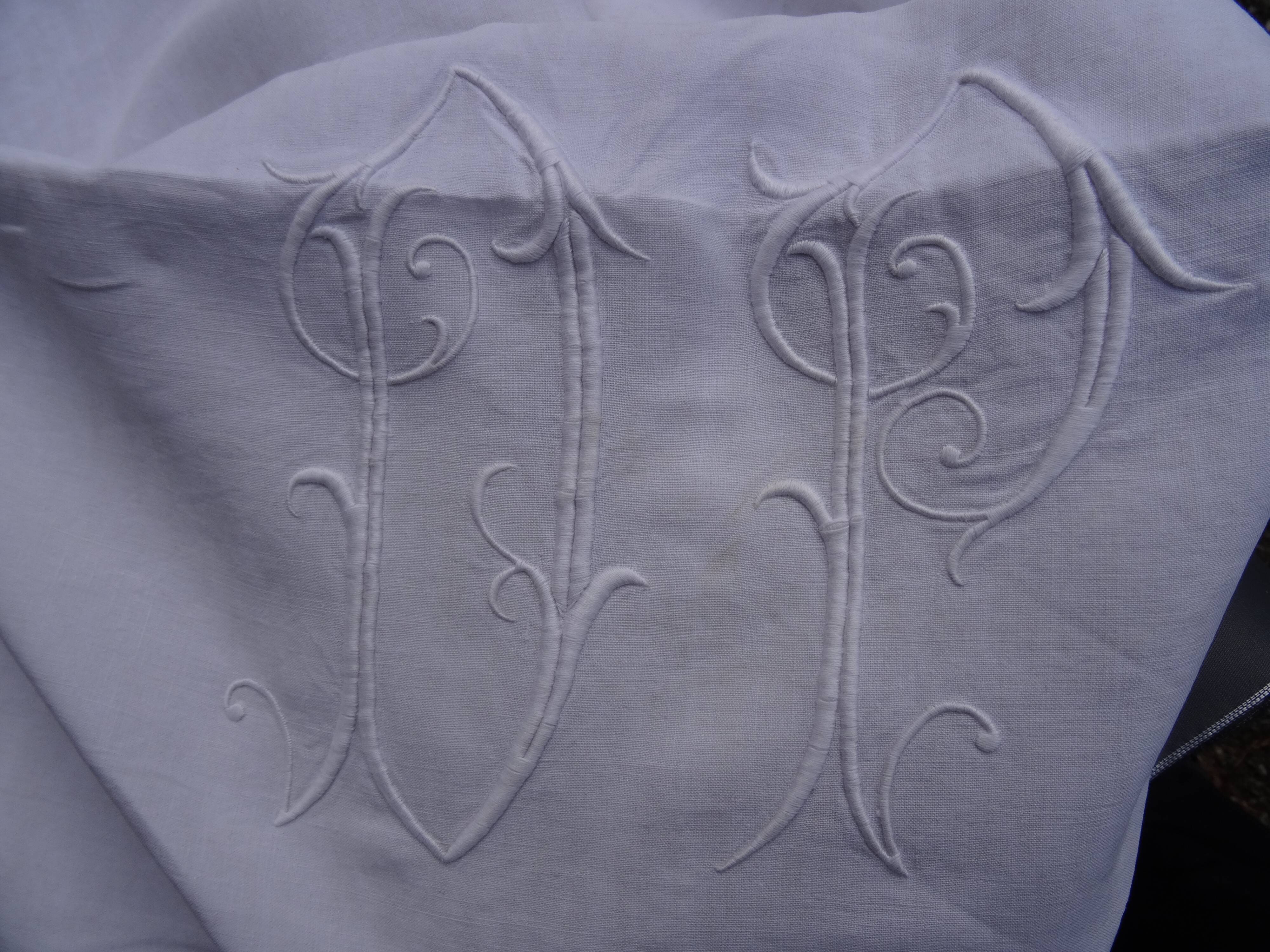 Beautiful cloth scalloped linen and Monogram OP
