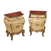 Paire de tables de chevet vénitiennes laquées, dorées et peintes