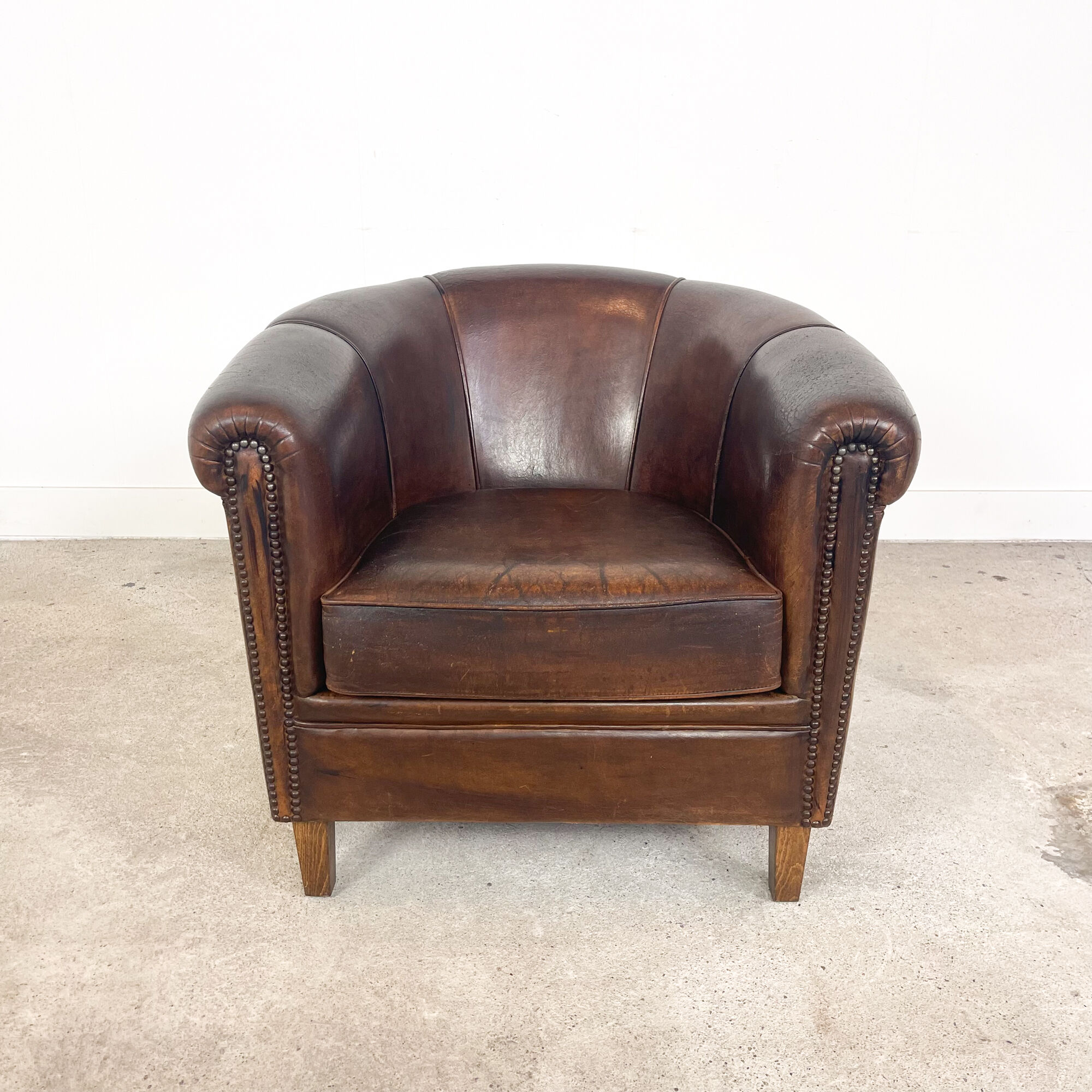 Vintage sheep leather club chair Assen