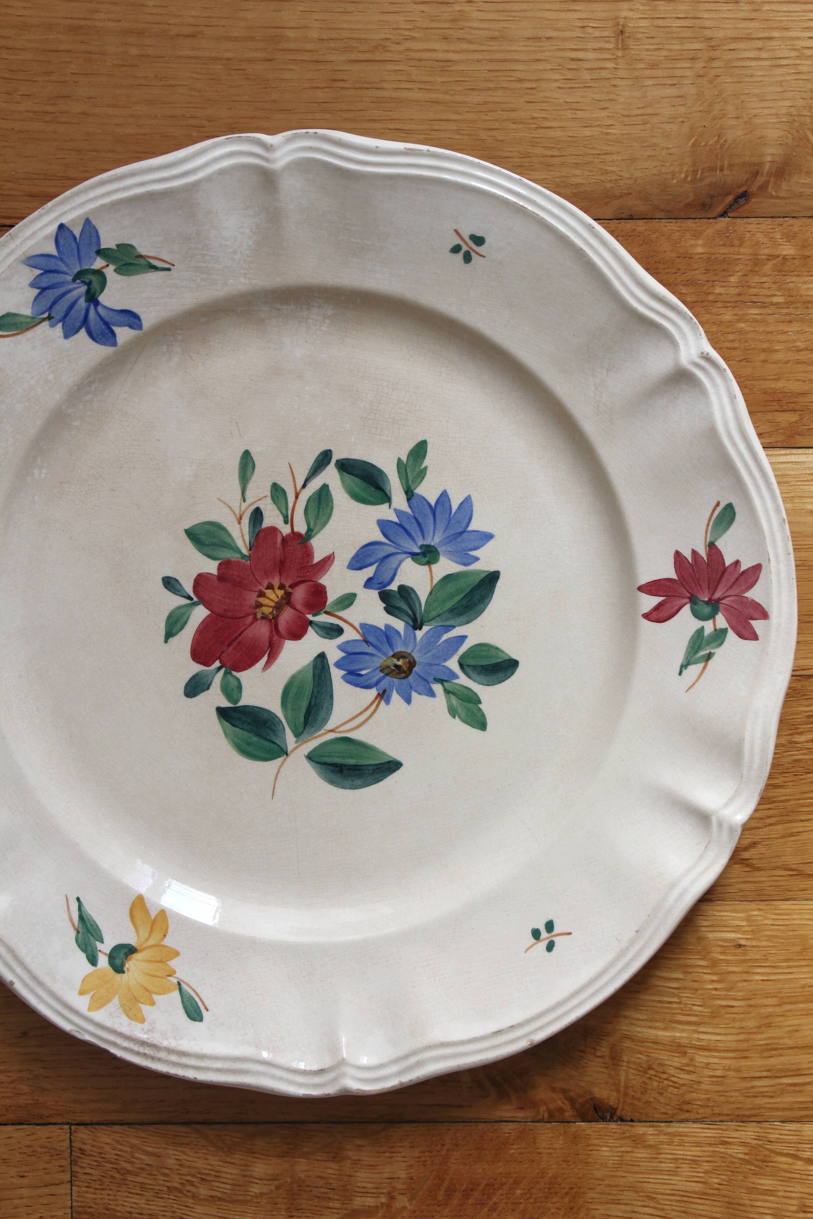 Round scalloped earthenware dish Digoin Sarreguemines floral decoration