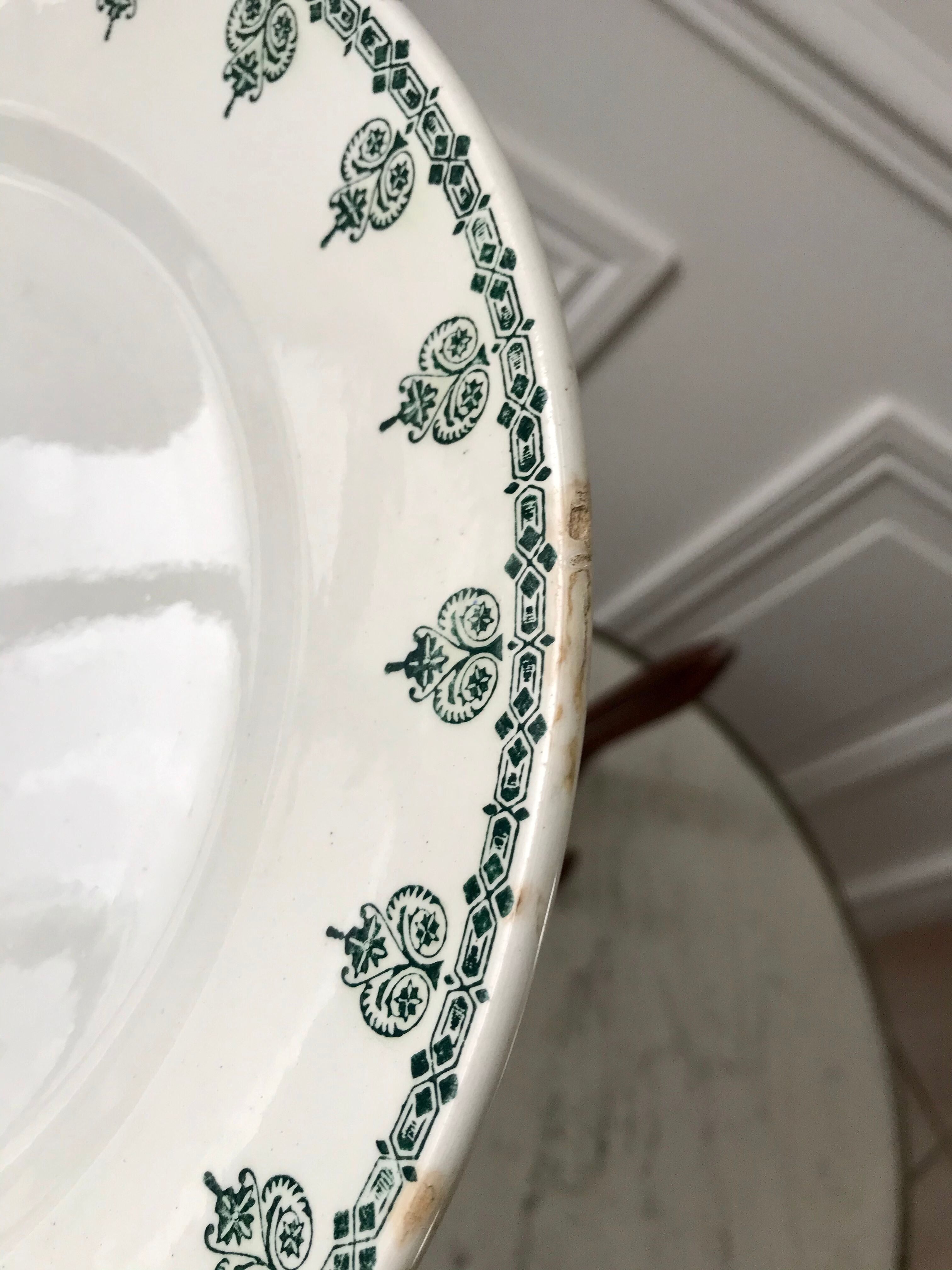 round dish Terre de Fer Saint-Amand late nineteenth century