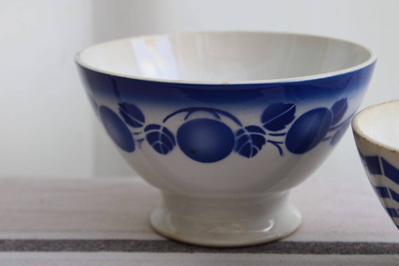 Set of 2 antique ceramic bowls