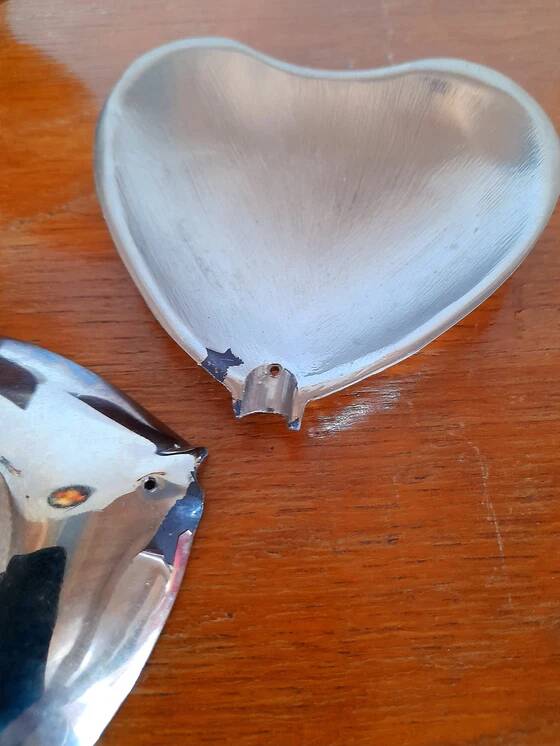 Cendrier fleur de lotus en métal argenté, 1970.