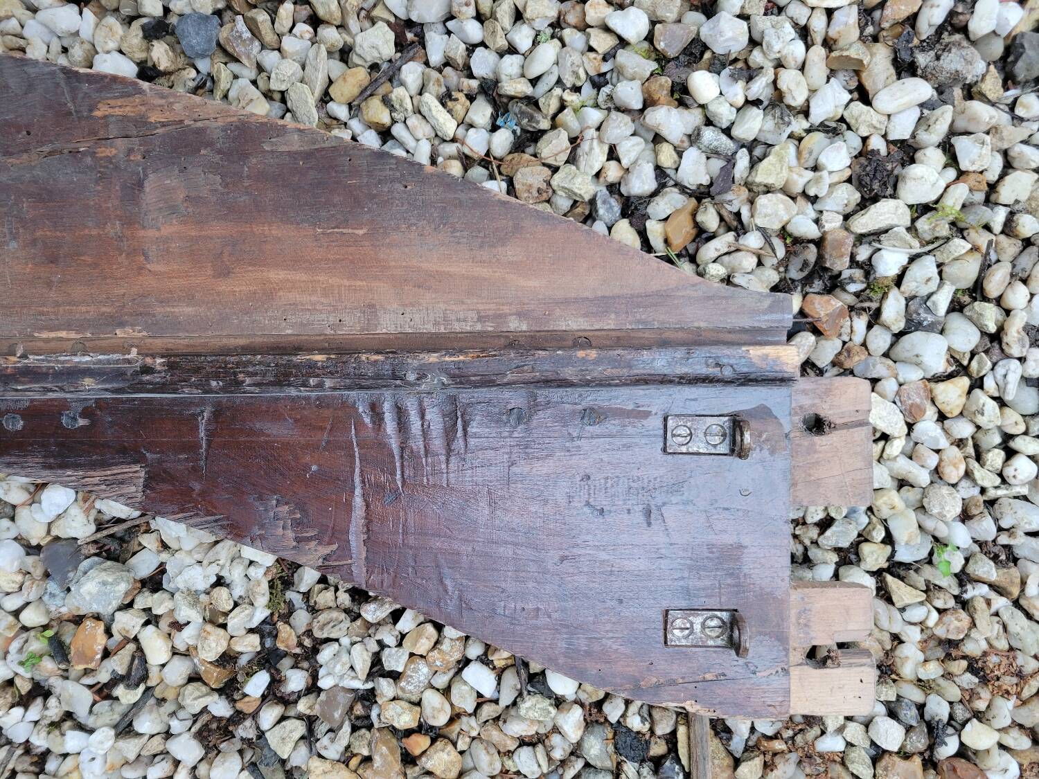 Cornice fronton in cherry wood around 1800