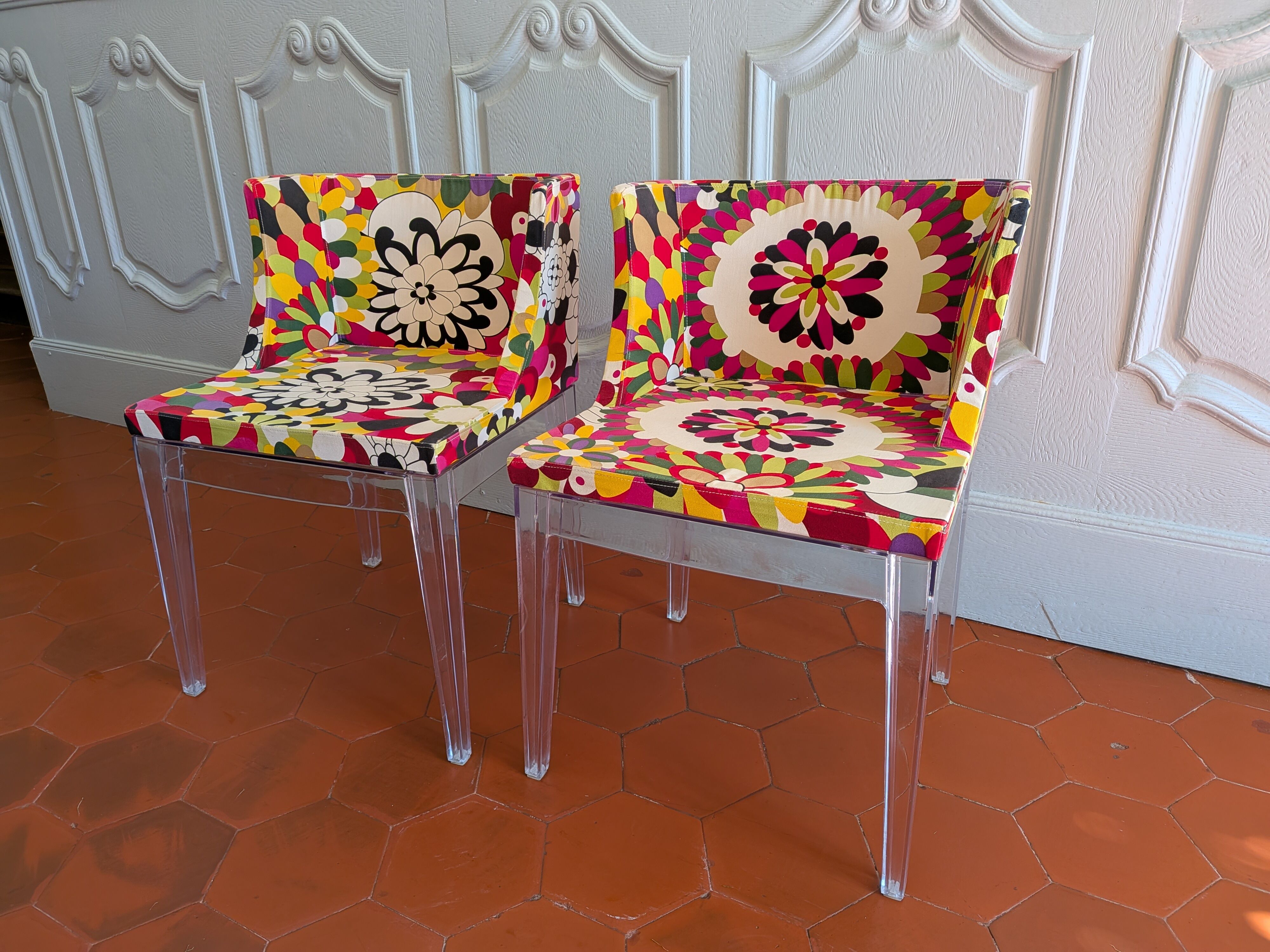 Paire de fauteuils design style Murakami