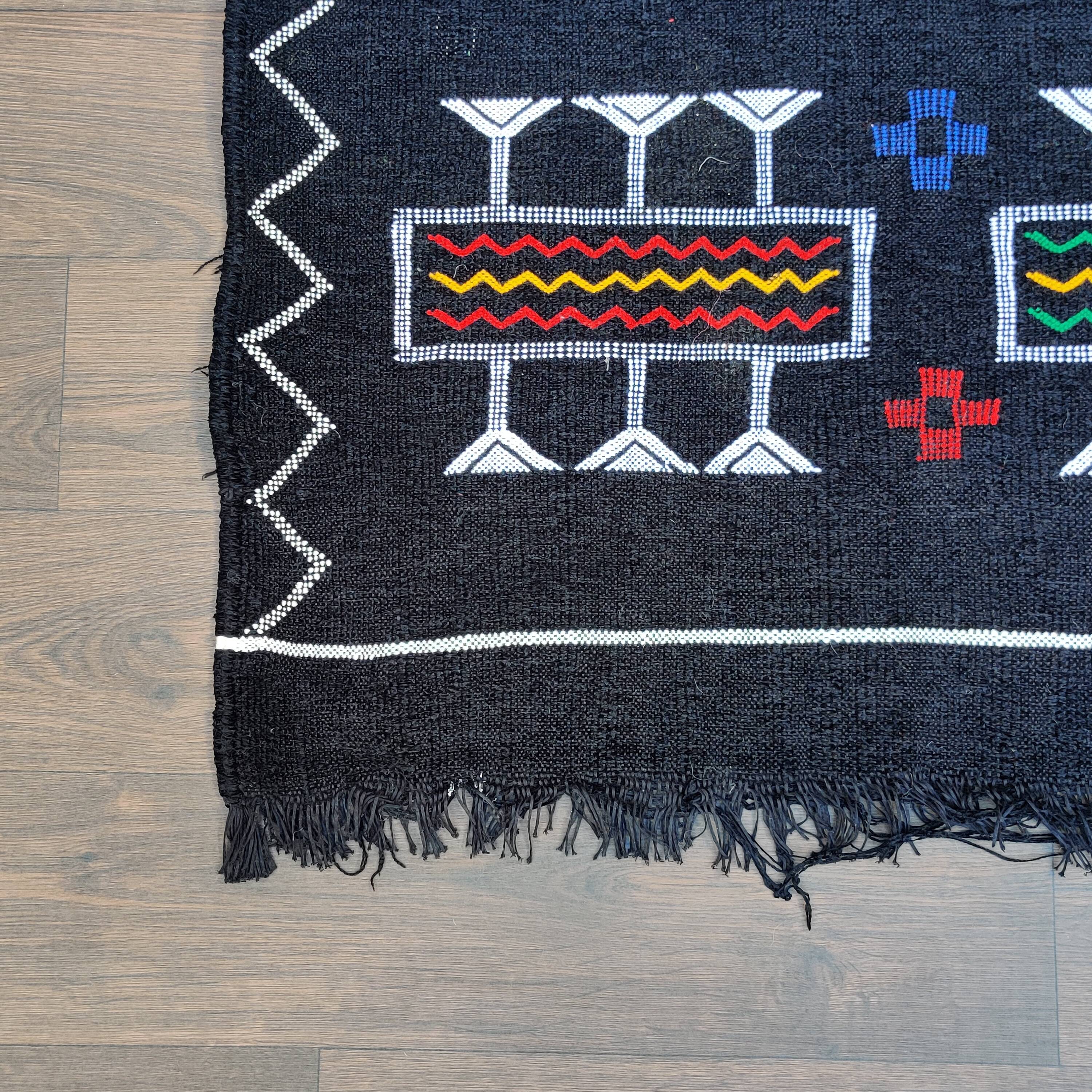 Moroccan berber carpet handmade ethnic black 94x150 cm