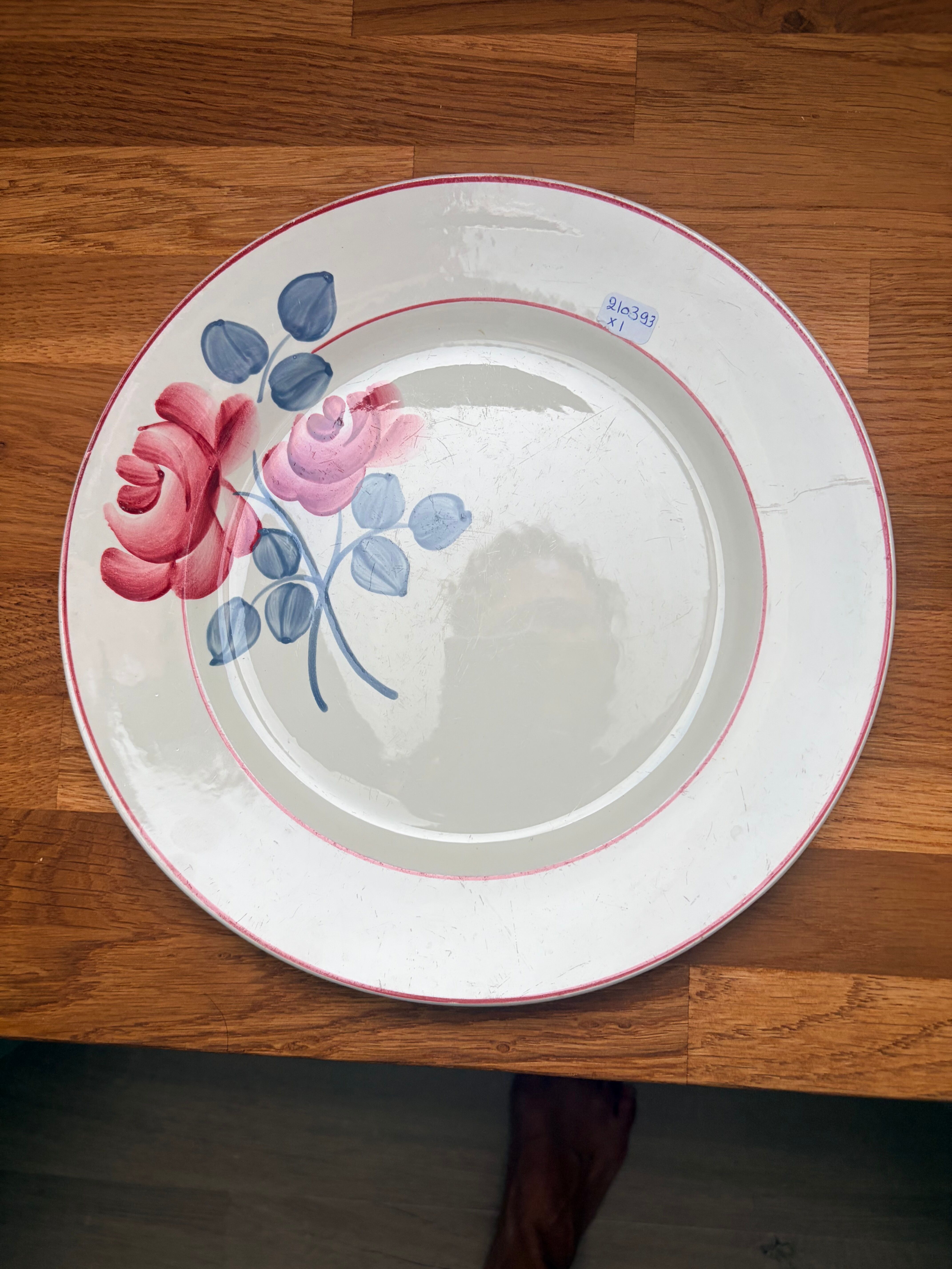 Plat rond vintage HBCM décoré à la main 210393