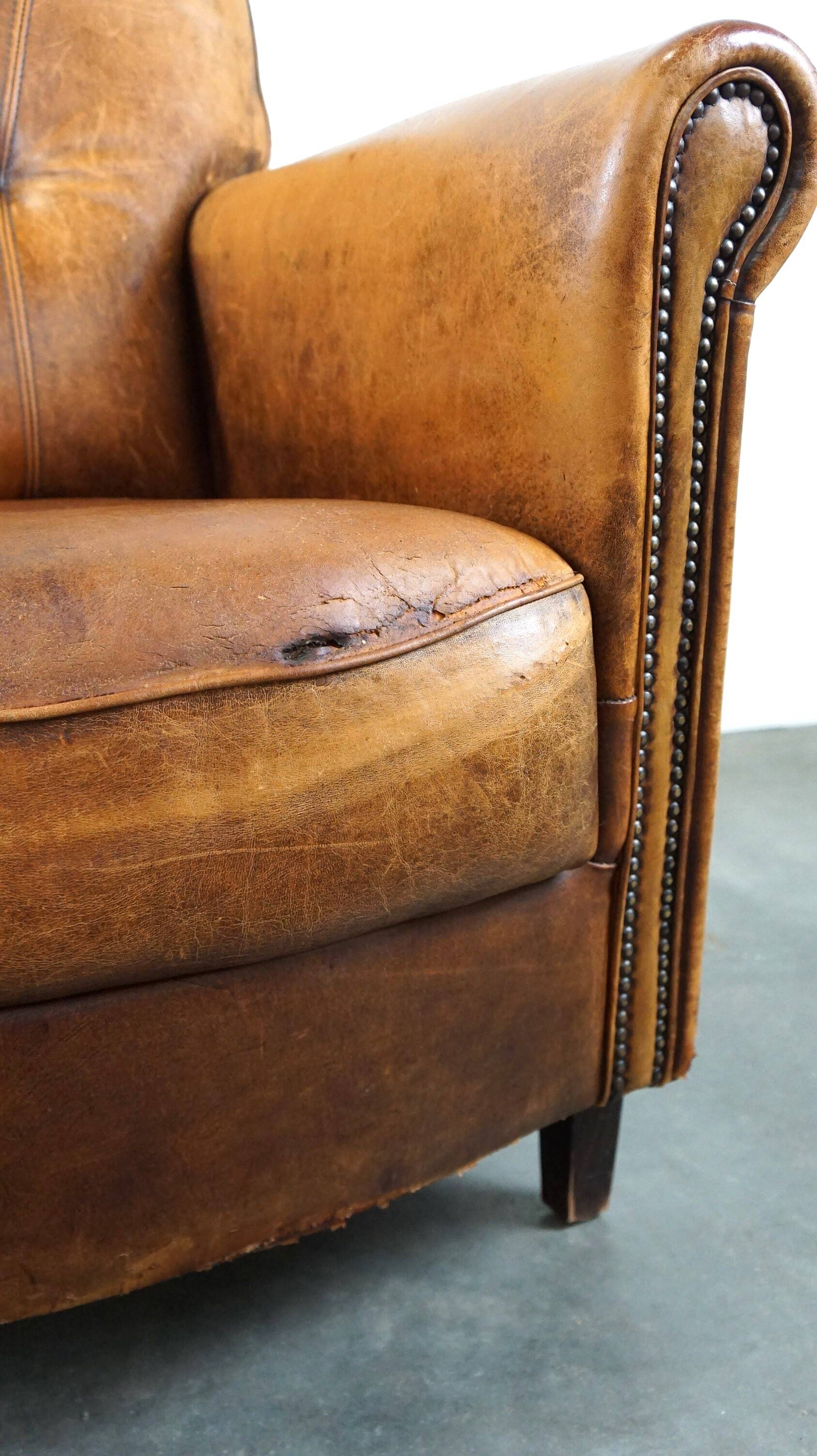 Super rugged sheepskin leather armchair with a wonderfully rugged look