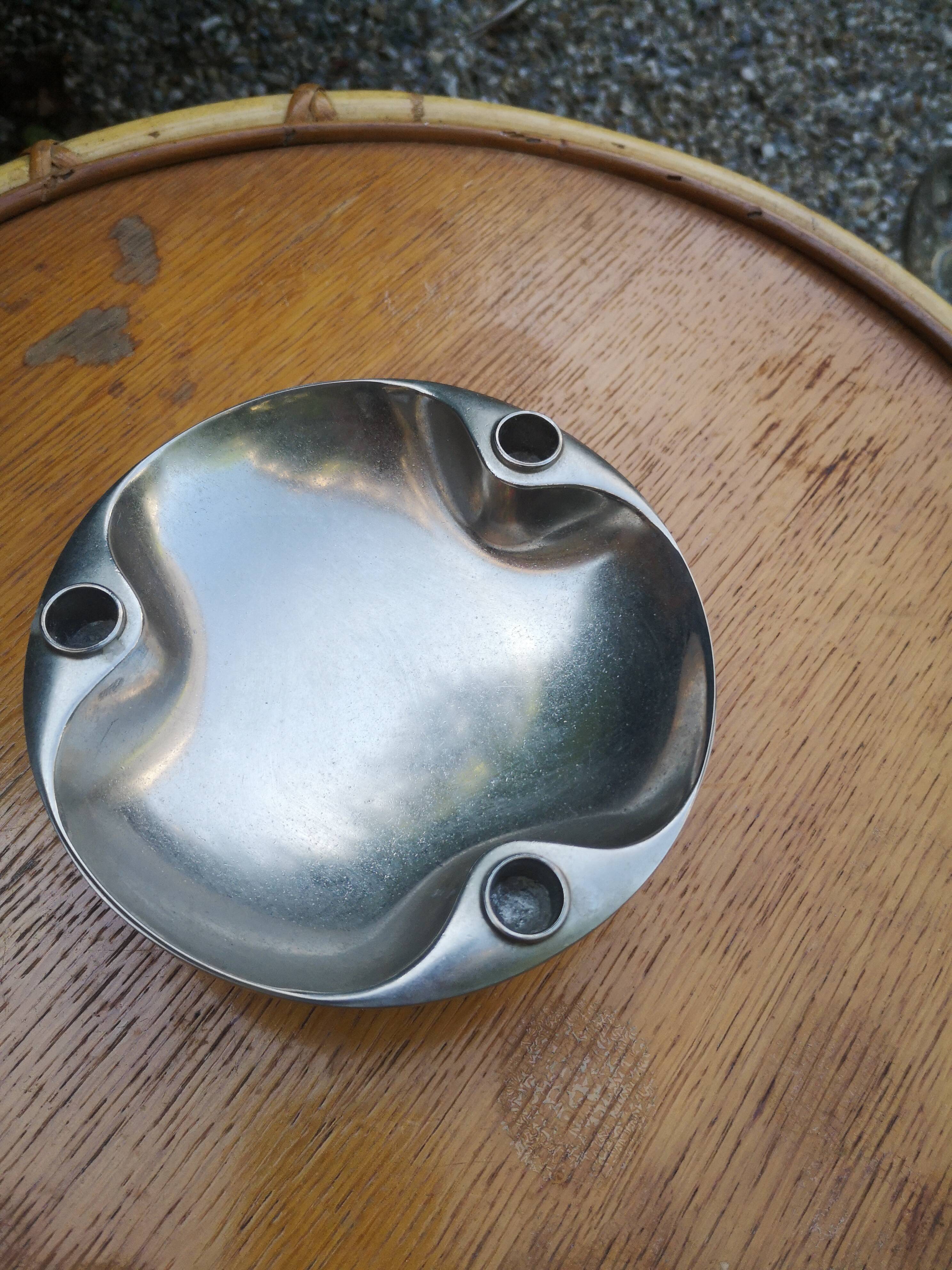 Empty pocket, Nagel candle holder