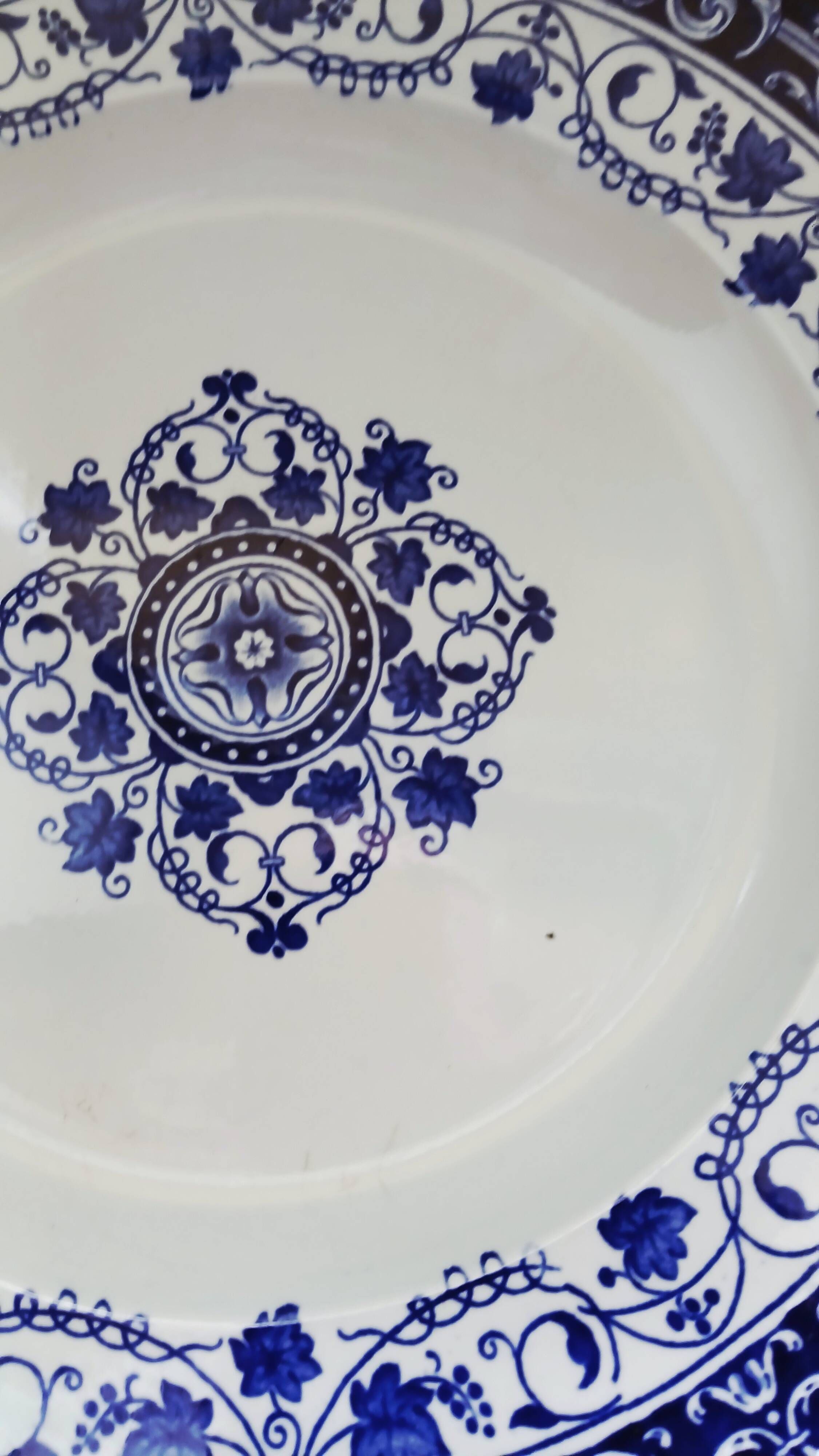 Large dish jules vieillard & cie model "louis xv" 31 cm
