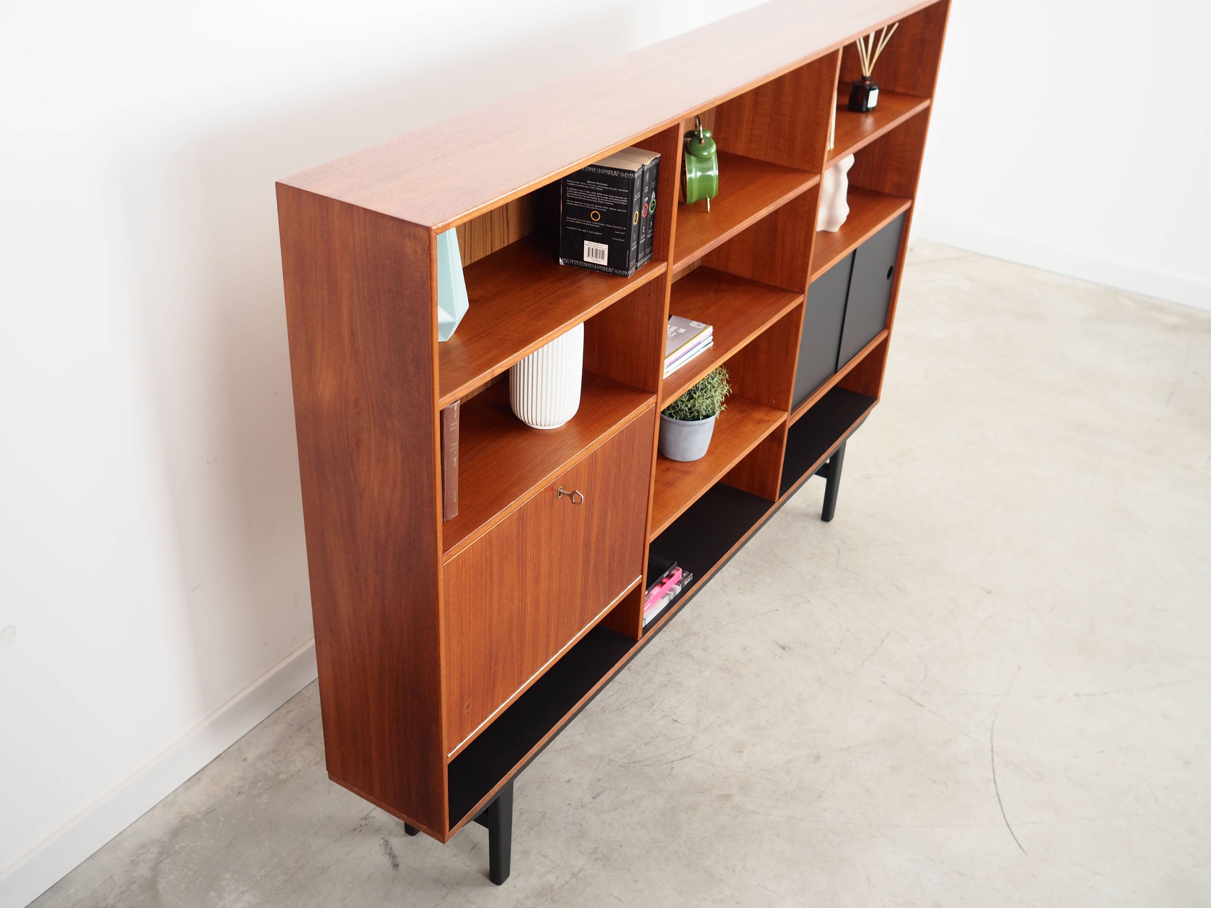 Teak bookcase, Danish design, 1970s, production: Denmark