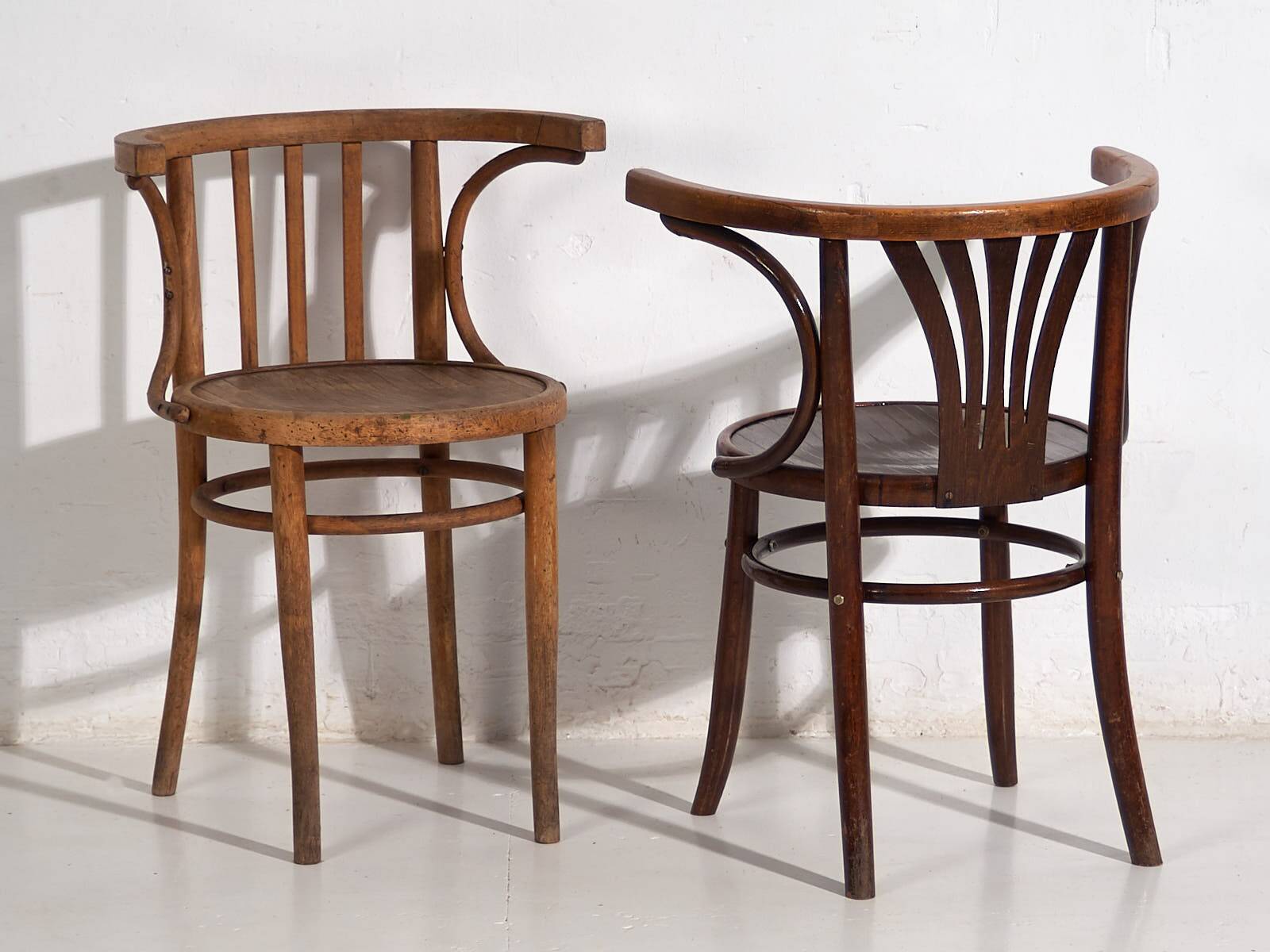 Antique armchairs with armrests (circa 1920). Set of 4 pieces no. 3
