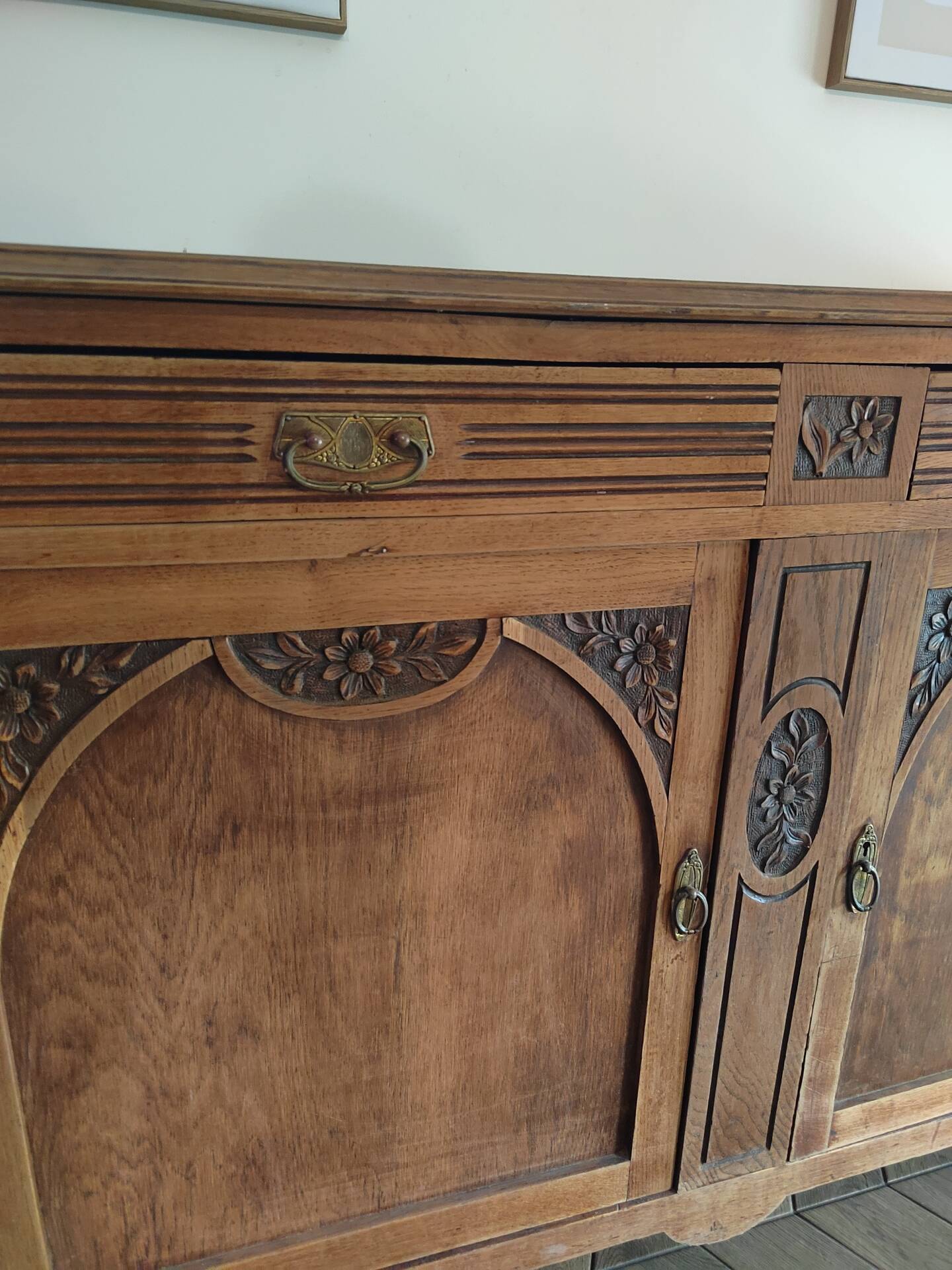Vintage sculpted Art Deco buffet