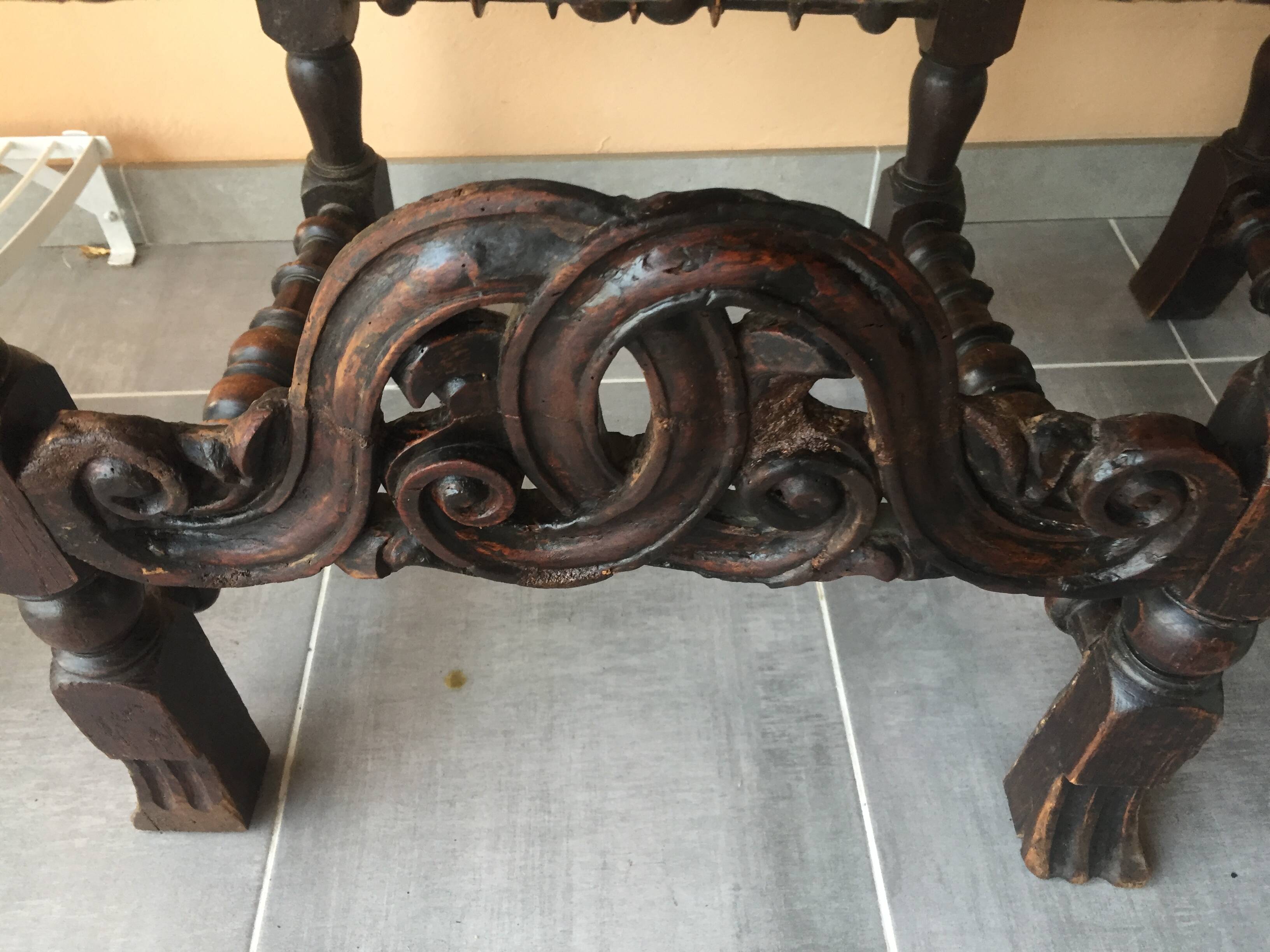 Paire de chaises en cuir de Cordoue