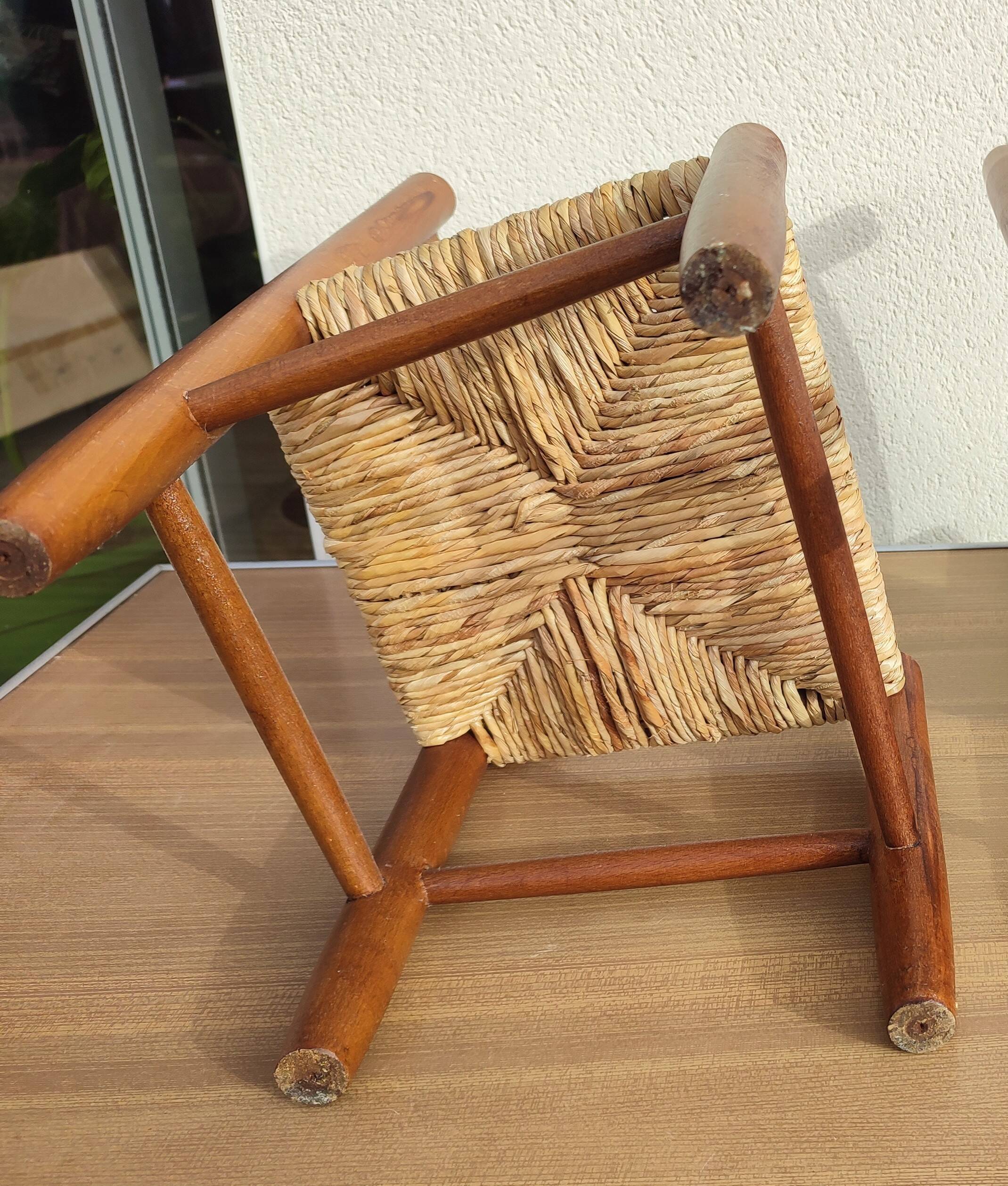 Chaise enfant vintage en bois et paille