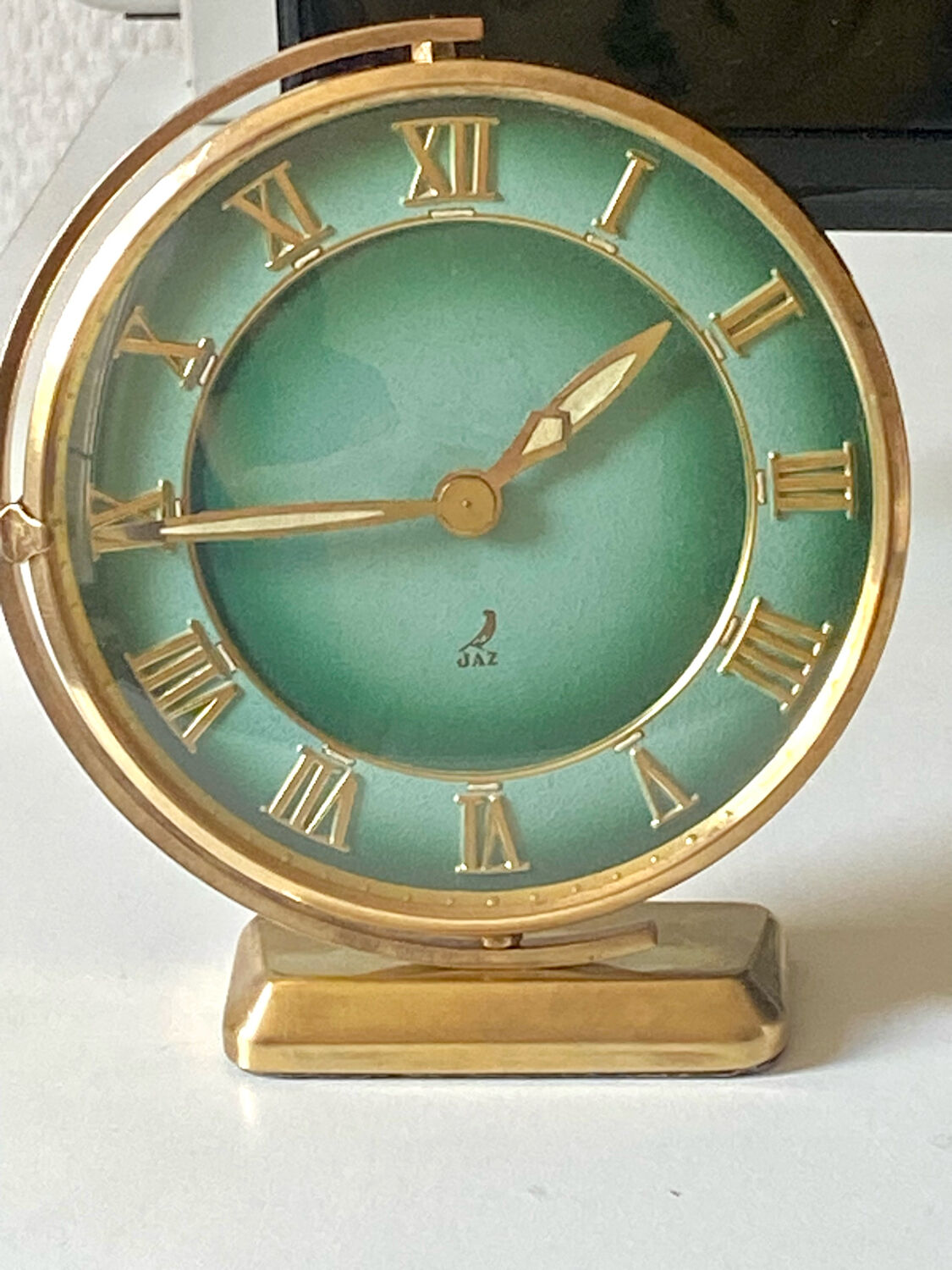 Mechanical jaz alarm clock "the swivel"