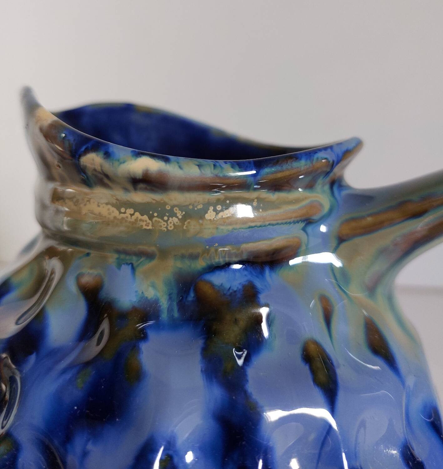Vintage ceramic pitcher "blackberry"