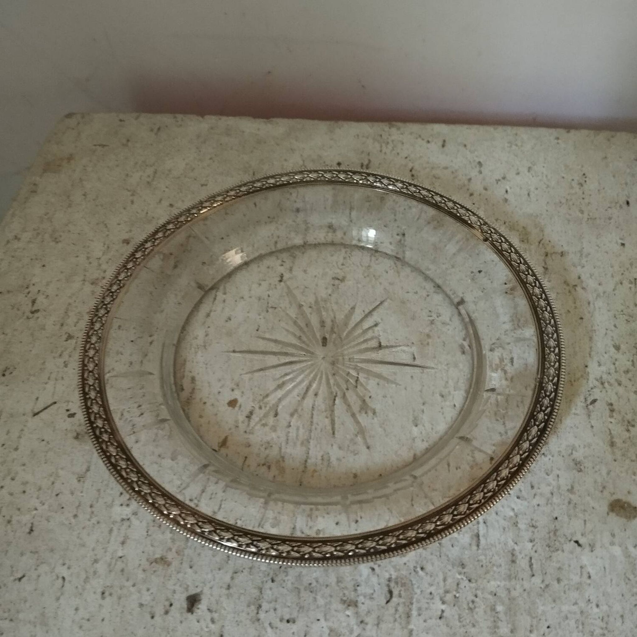 Assiette de présentation plateau argent massif cristal